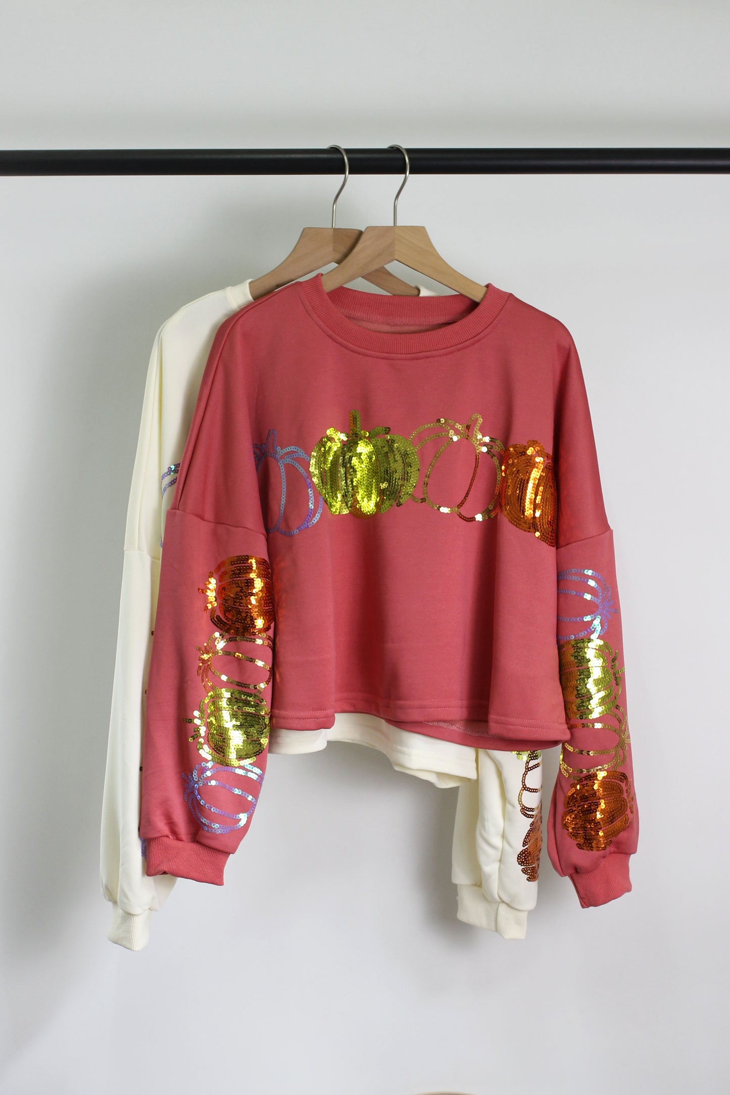 T2507YM70908-Sequin Pumpkin Graphic Sweatshirt ¨C Fall Harvest Pullover