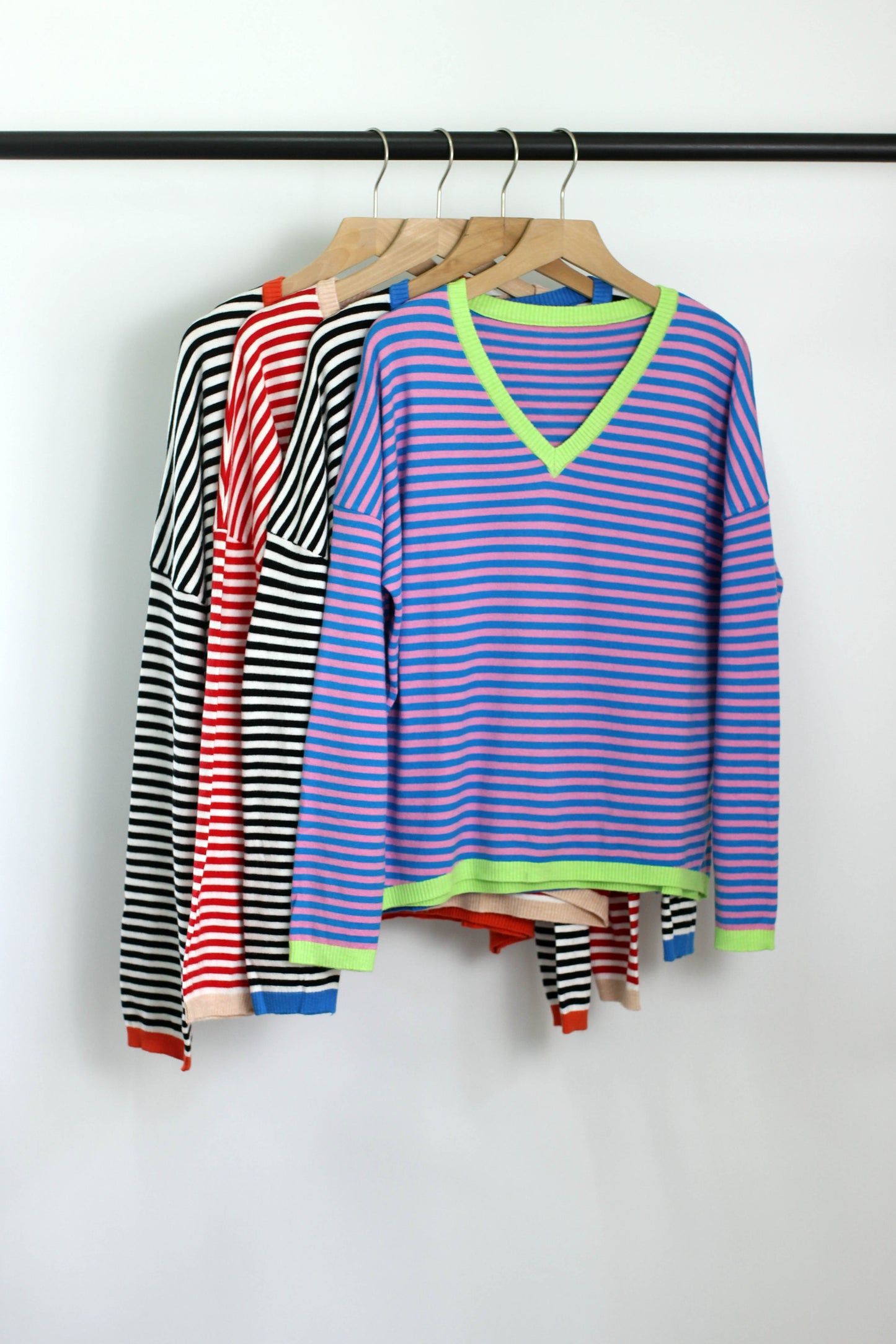 W2409MD47978 - Striped V-Neck Long-Sleeve Sweater