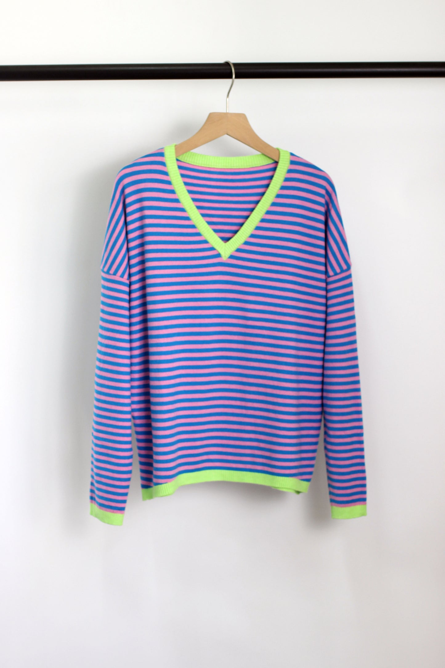 W2409MD47978 - Striped V-Neck Long-Sleeve Sweater