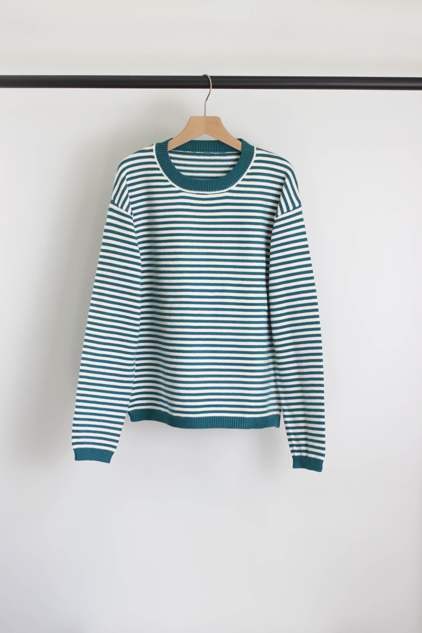 W2507JYYS72002 - Classic Striped Knit Pullover Sweater