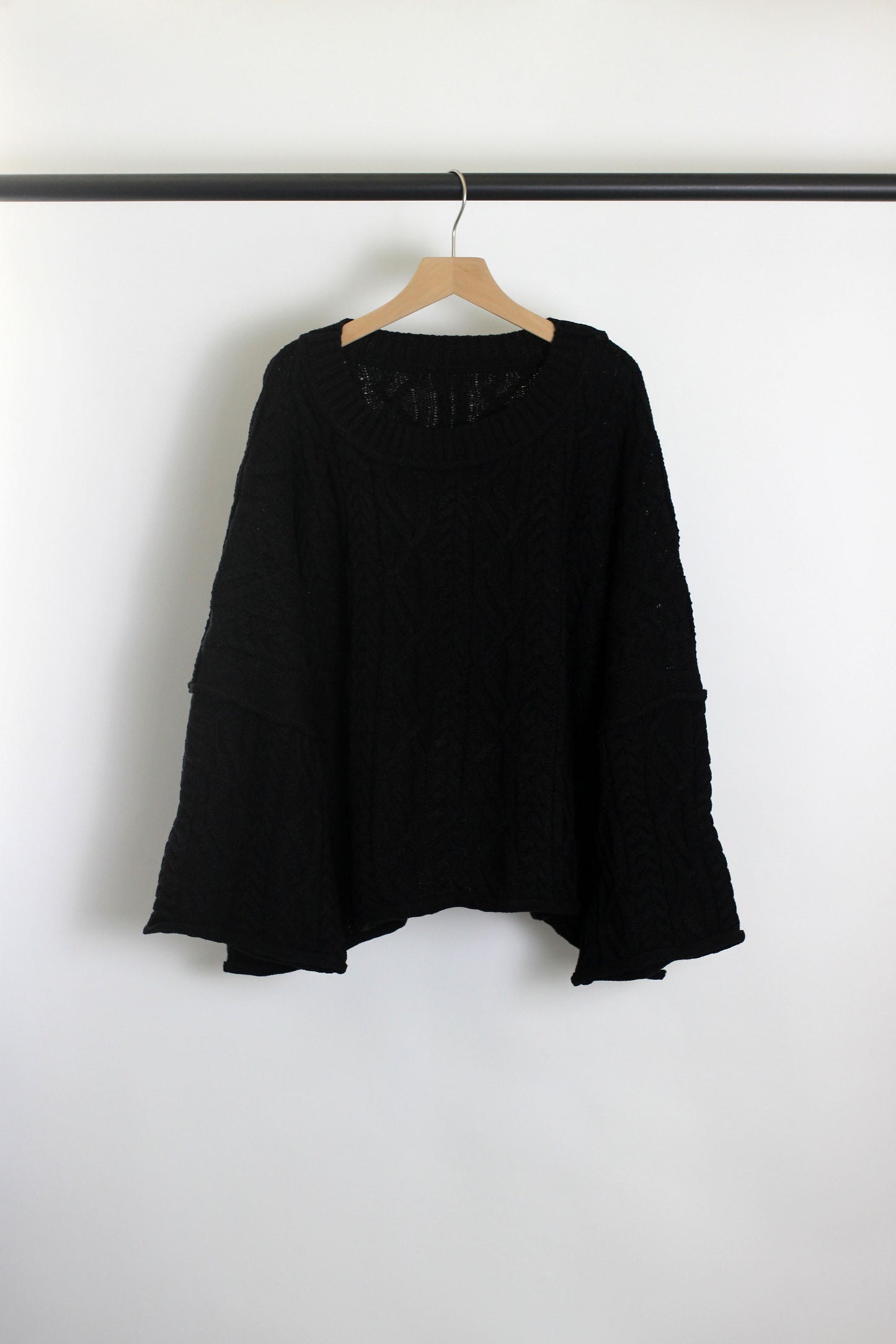 W2507SF16445 - Chunky Cable Knit Wide-Sleeve Sweater