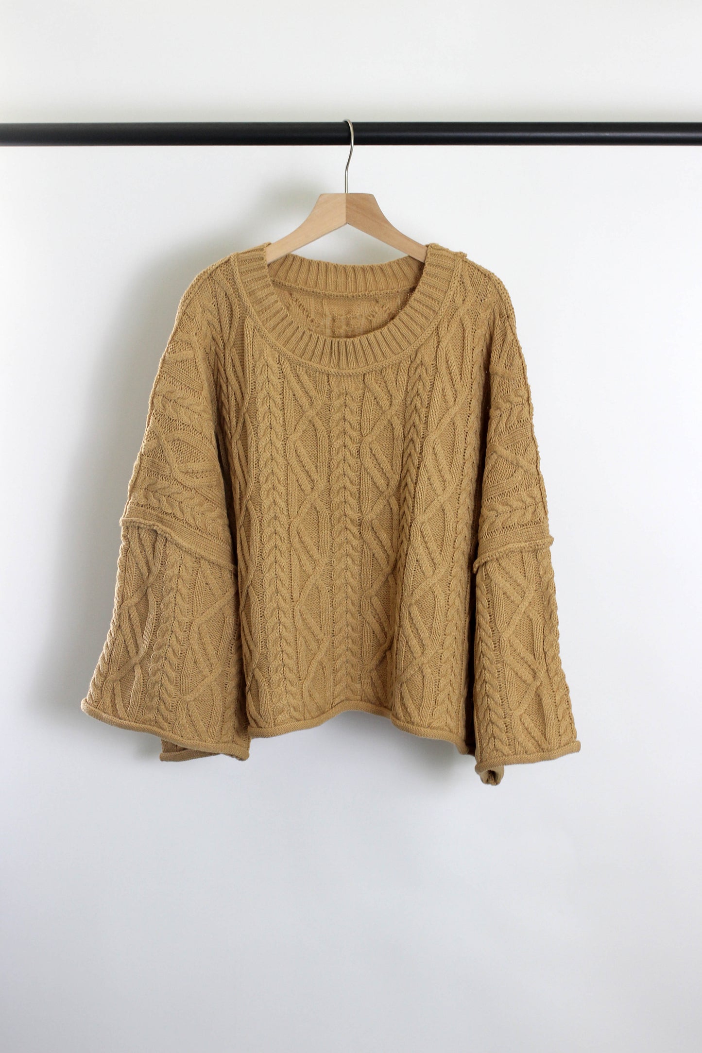 W2507SF16445 - Chunky Cable Knit Wide-Sleeve Sweater