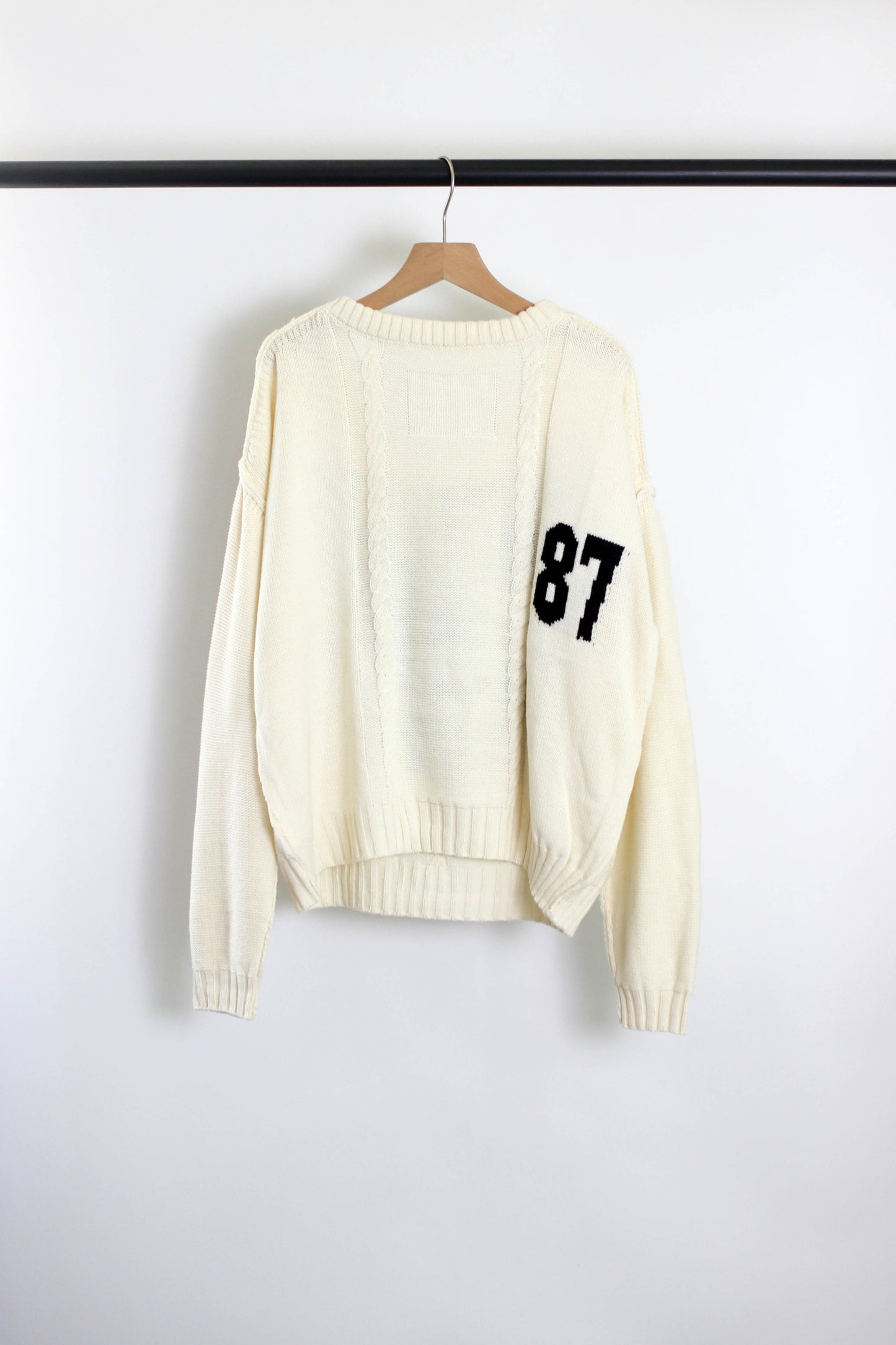 W2507SF59380 - Vintage Varsity "87" Knit Sweater – Loose Fit Pullover