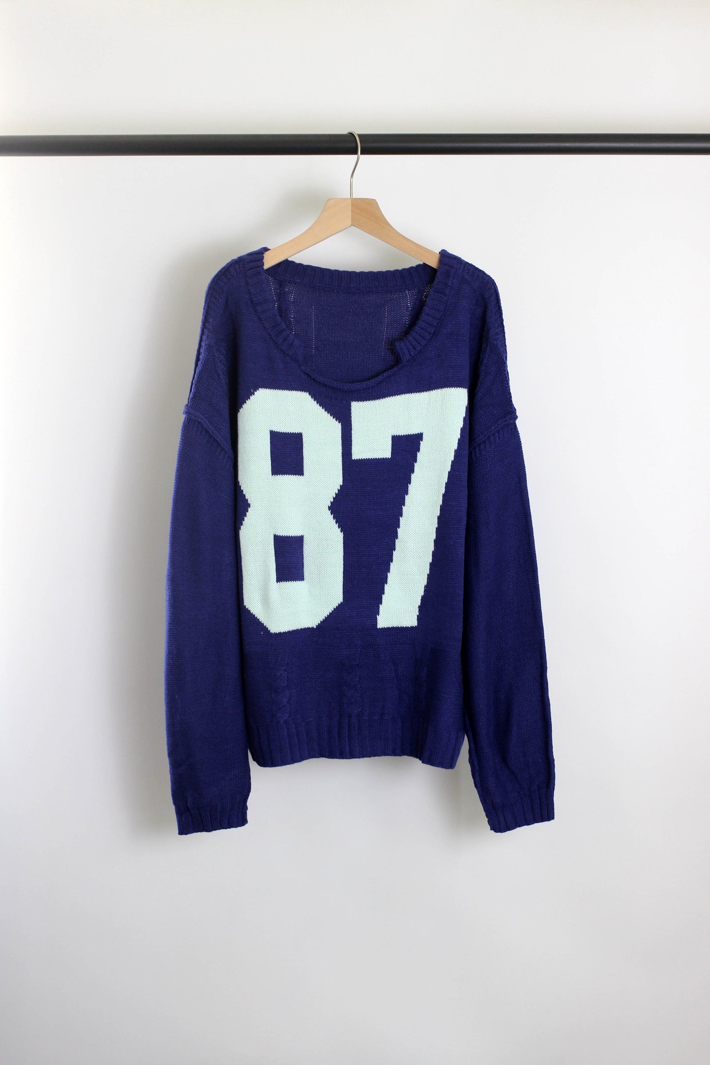 W2507SF59380 - Vintage Varsity "87" Knit Sweater – Loose Fit Pullover
