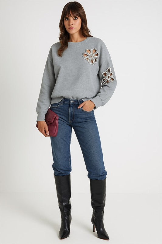 T2509BFZY69612-Womens Grey Beaded Cutout Knit Pullover Sweatshirt