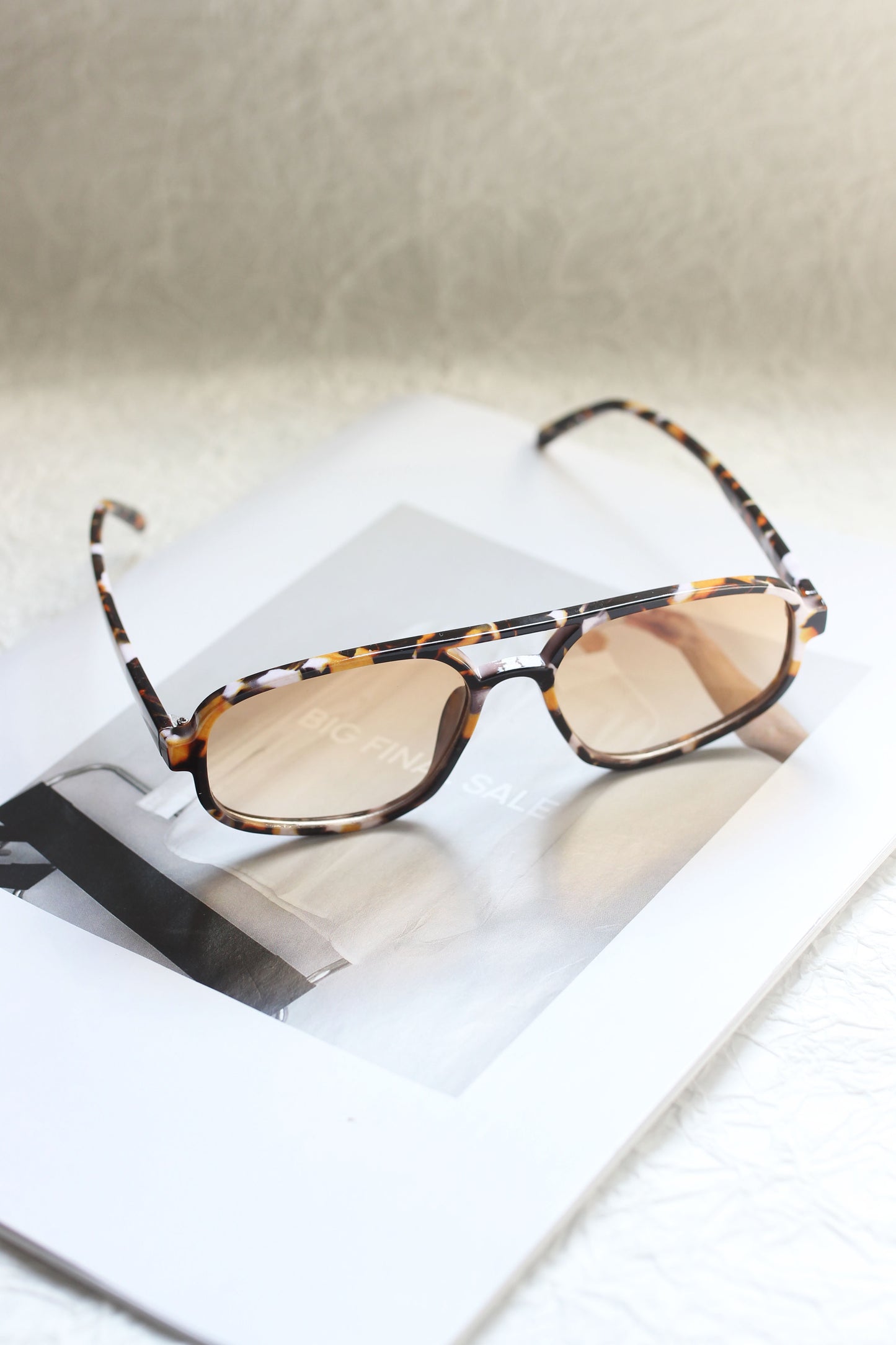 A2311KD67971 - DAISY TRENDY DOUBLE BEAM SUNGLASSES