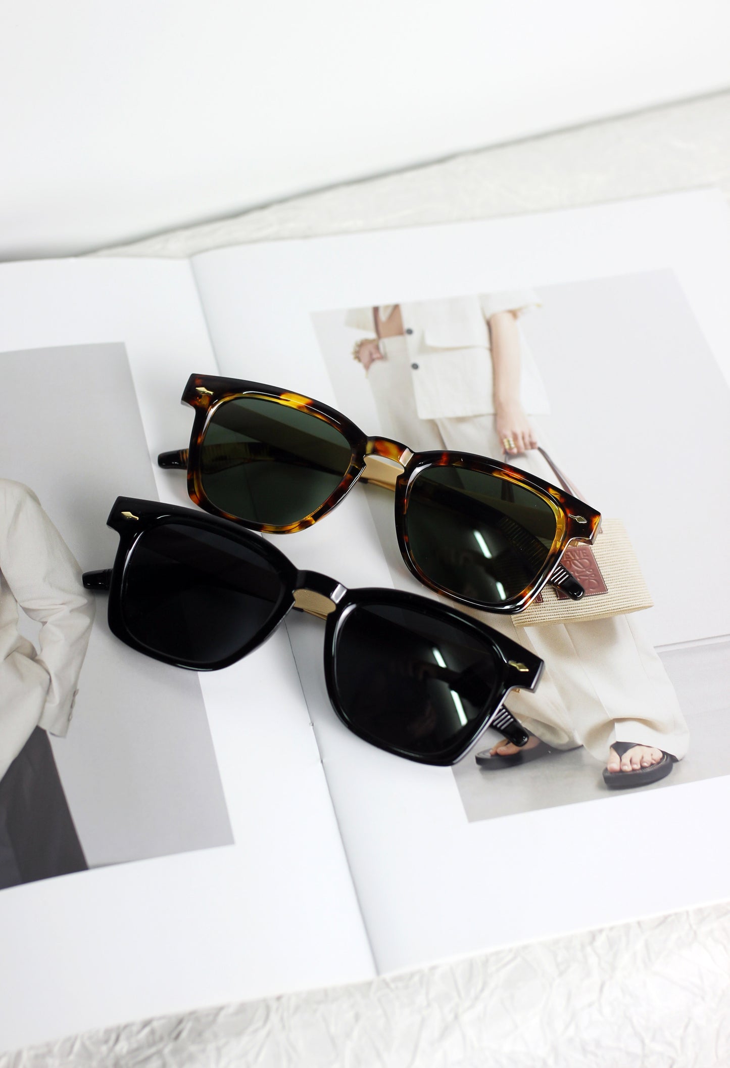 A2403KC10220 - CLASSIC SQUARED FRAME SUNGLASSES