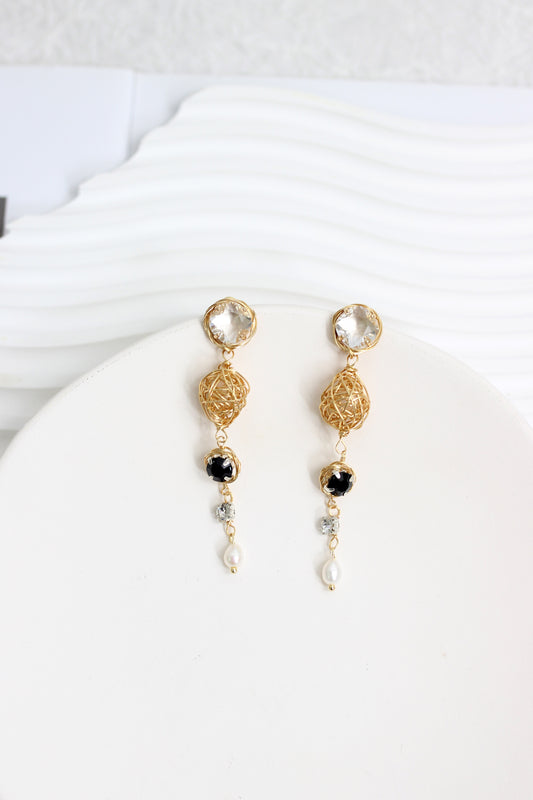 A2406JC97991 - Elegant Crystal and Pearl Drop Earrings