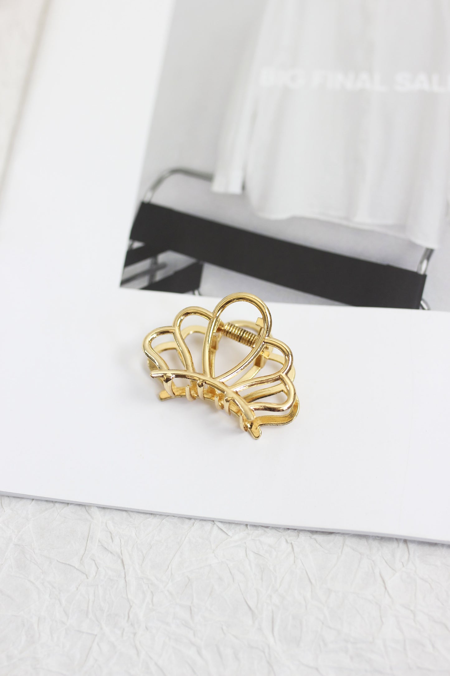 A2407CY80892 - Gold-Plated Floral Hair Claw Clips