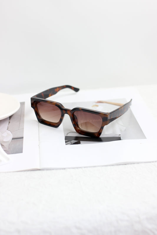 A2407JJXB85227 - Retro Square Frame Sunglasses
