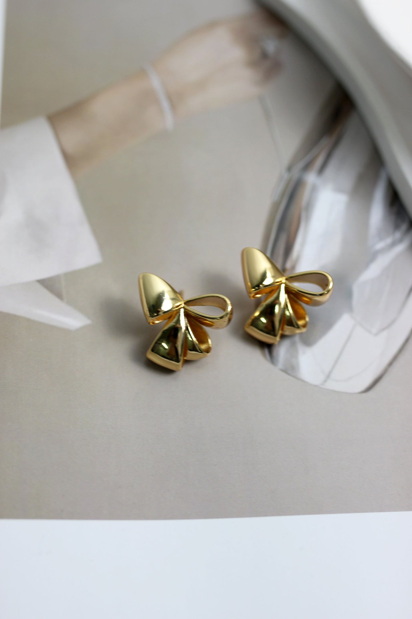 A2407XL74885 - GOLDEN BOW STUD EARRINGS
