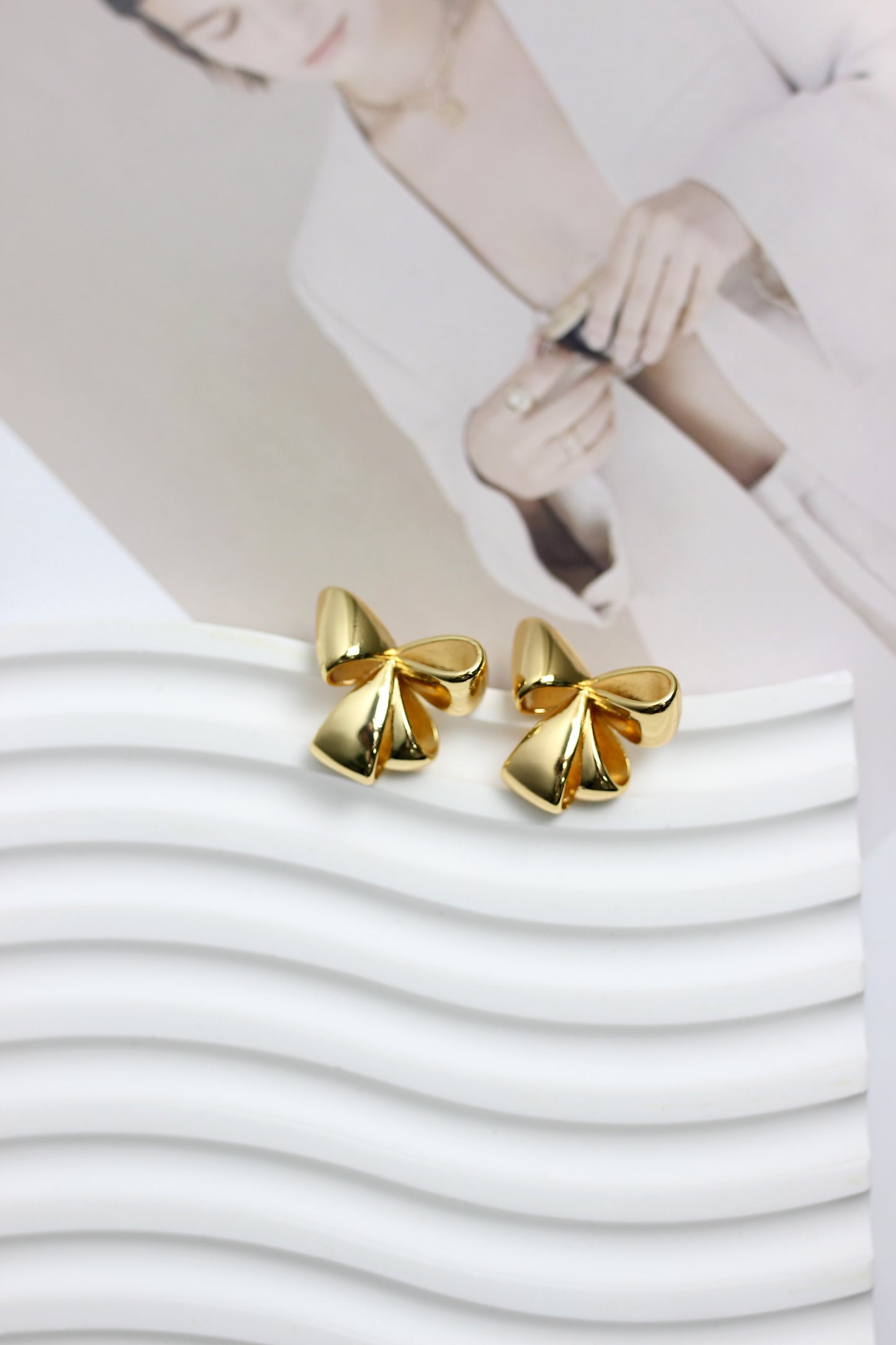 A2407XL74885 - GOLDEN BOW STUD EARRINGS