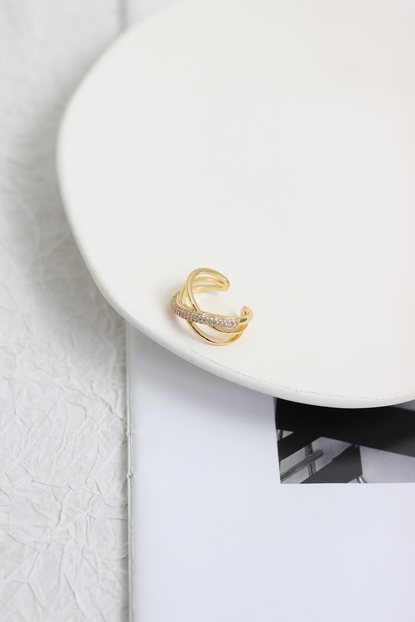 A2407XL90131 - Gold-Plated Crossover Crystal Ring