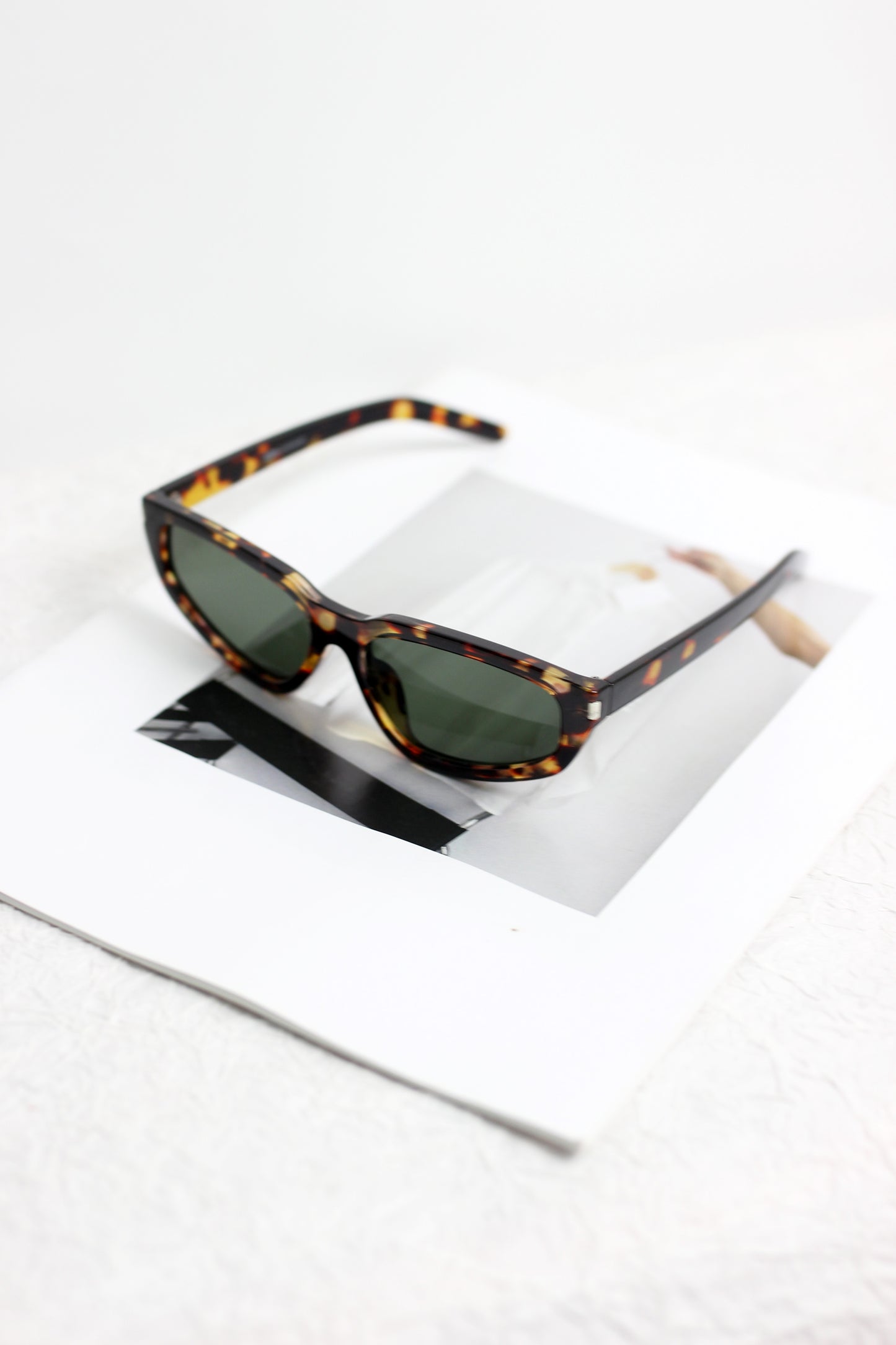 A2408KN41191 - Retro Cat-Eye Sunglasses