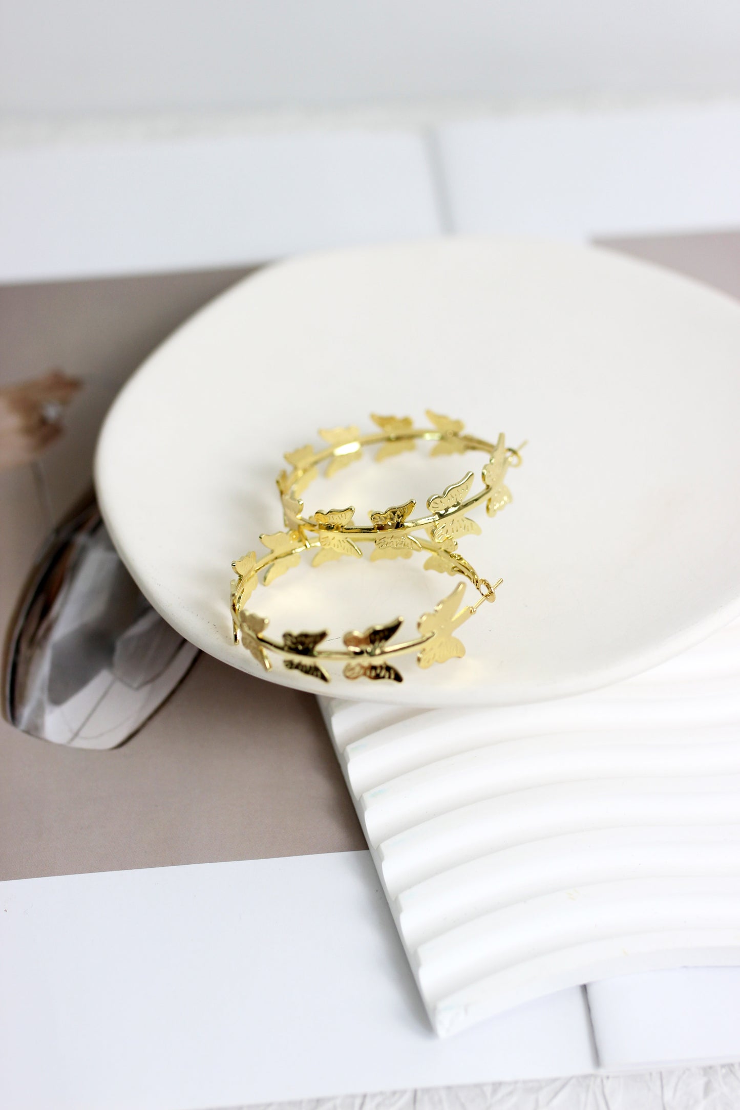 A2408LR72824 - Butterfly Hoop Earrings