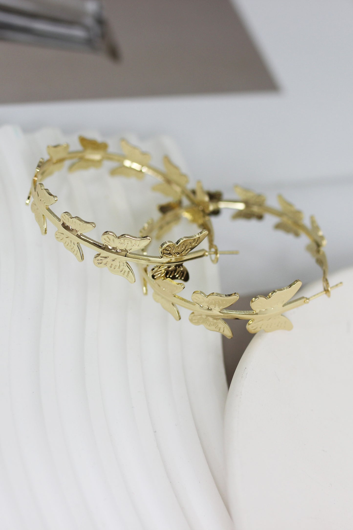 A2408LR72824 - Butterfly Hoop Earrings