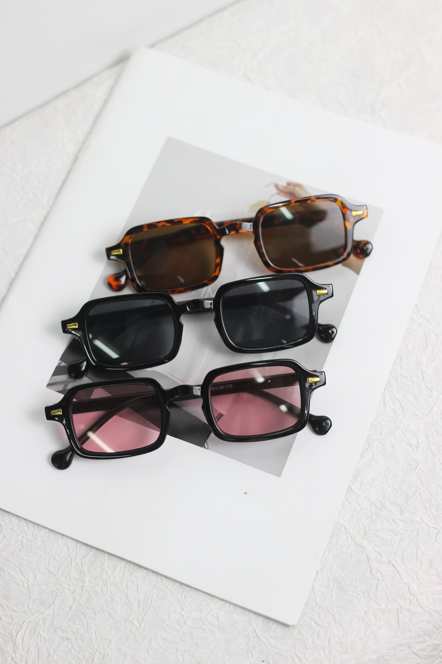 A2408MN81215 -  Retro Rectangular Frame Sunglasses