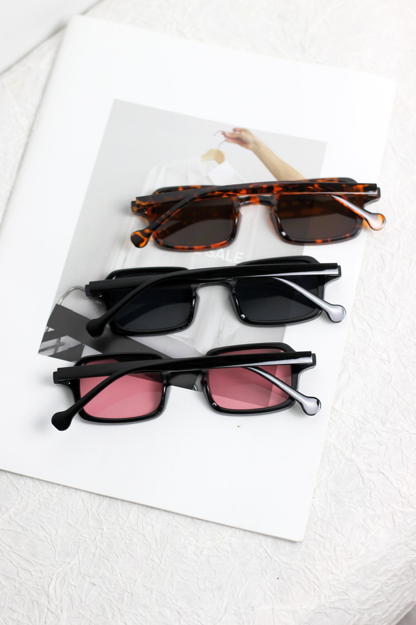 A2408MN81215 -  Retro Rectangular Frame Sunglasses