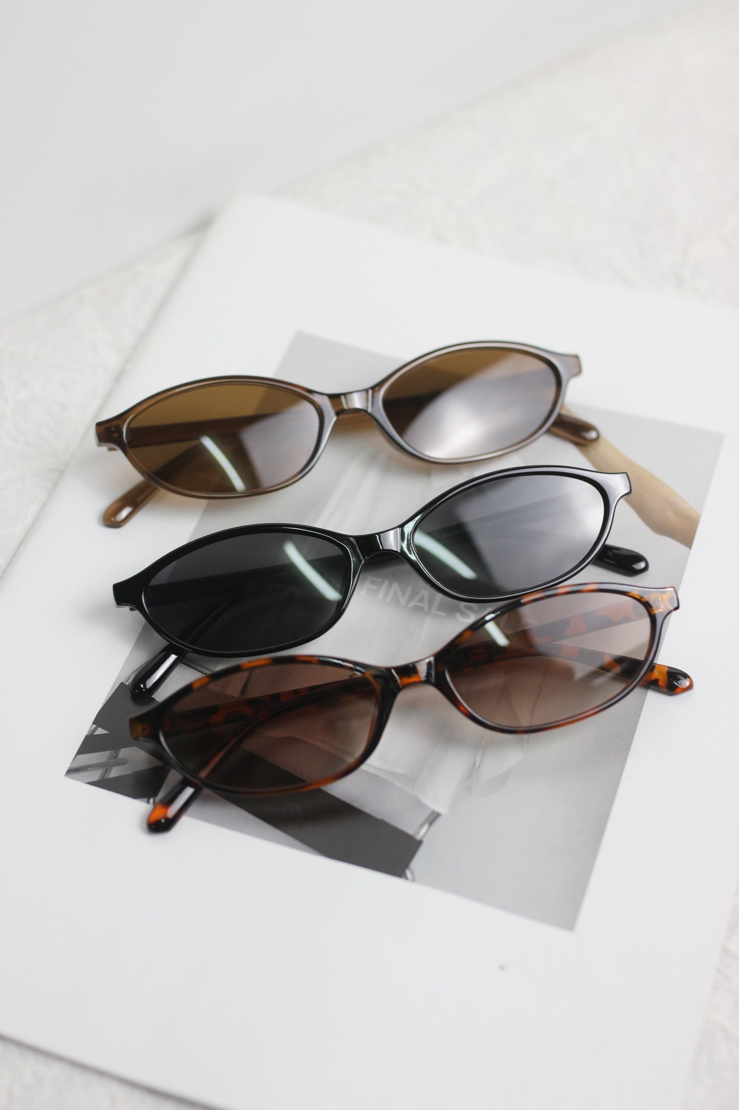 A2408MN94310 - Oval Retro Sunglasses