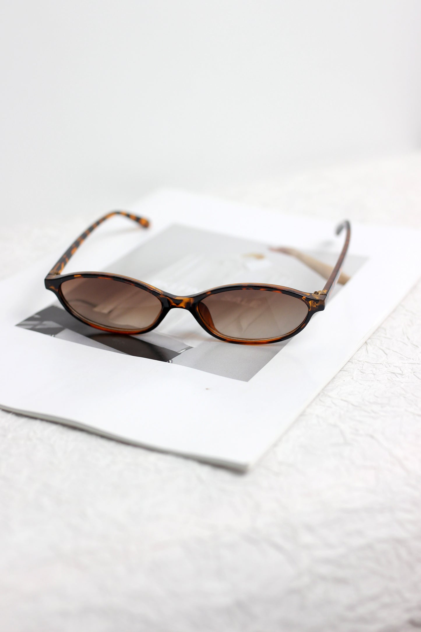 A2408MN94310 - Oval Retro Sunglasses