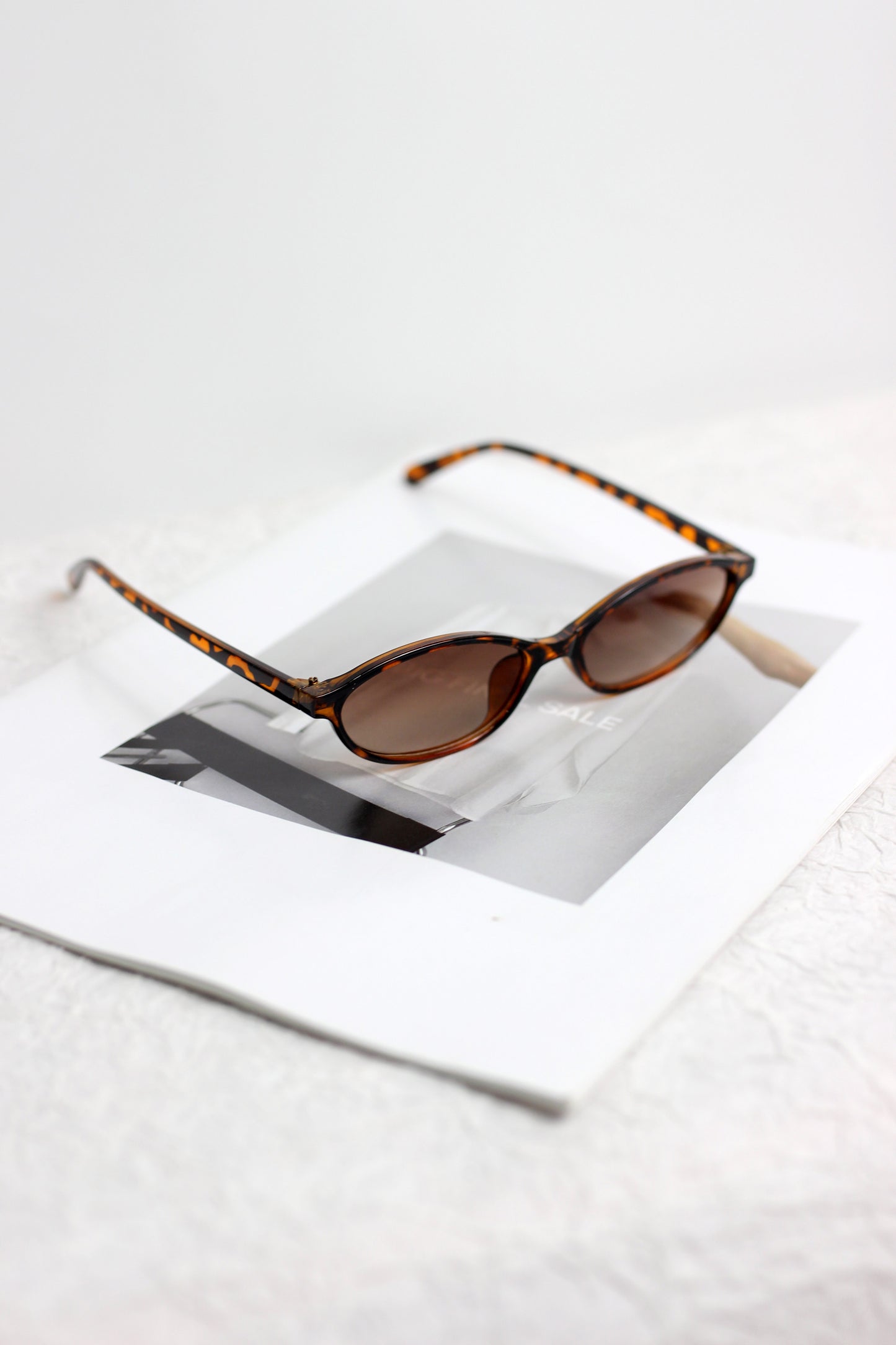A2408MN94310 - Oval Retro Sunglasses