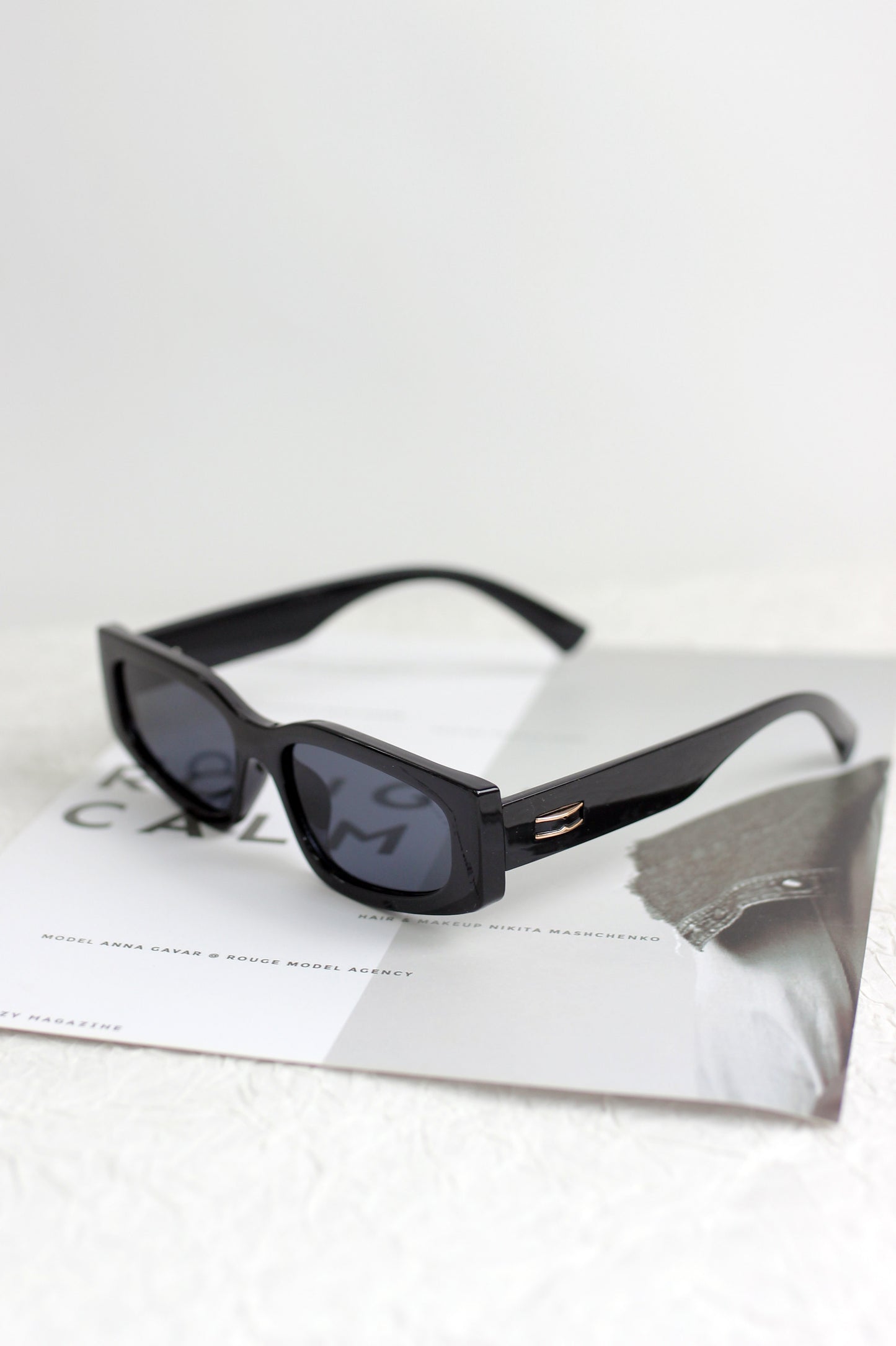 A2408YTGX68759 - Classic Rectangular Sunglasses