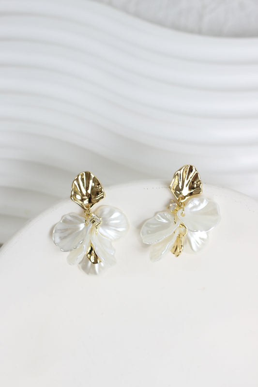 A2409FM28045 - Elegant Pearl Petal Drop Earrings