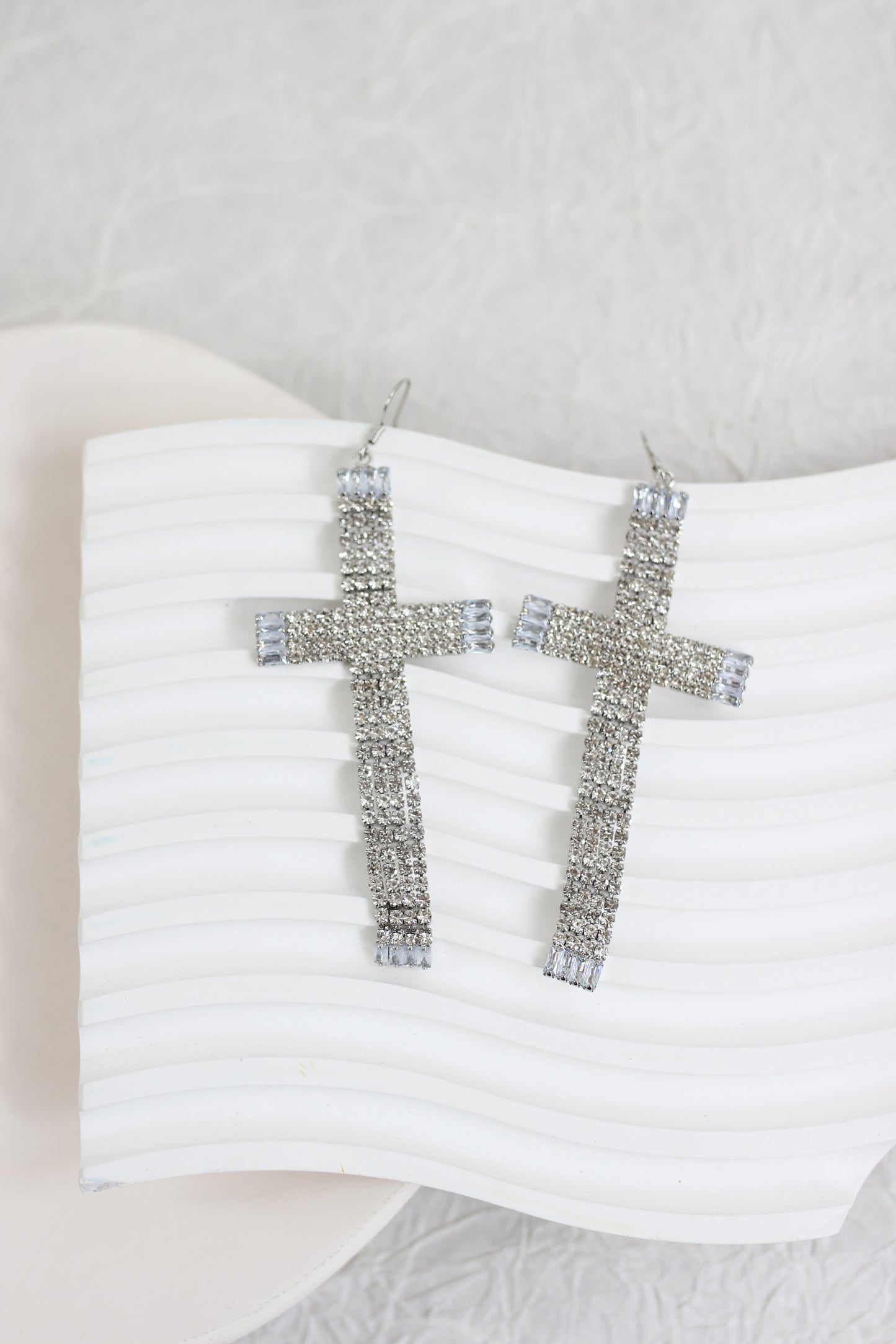 A2409LX65596 - Silver Rhinestone Cross Dangle Earrings
