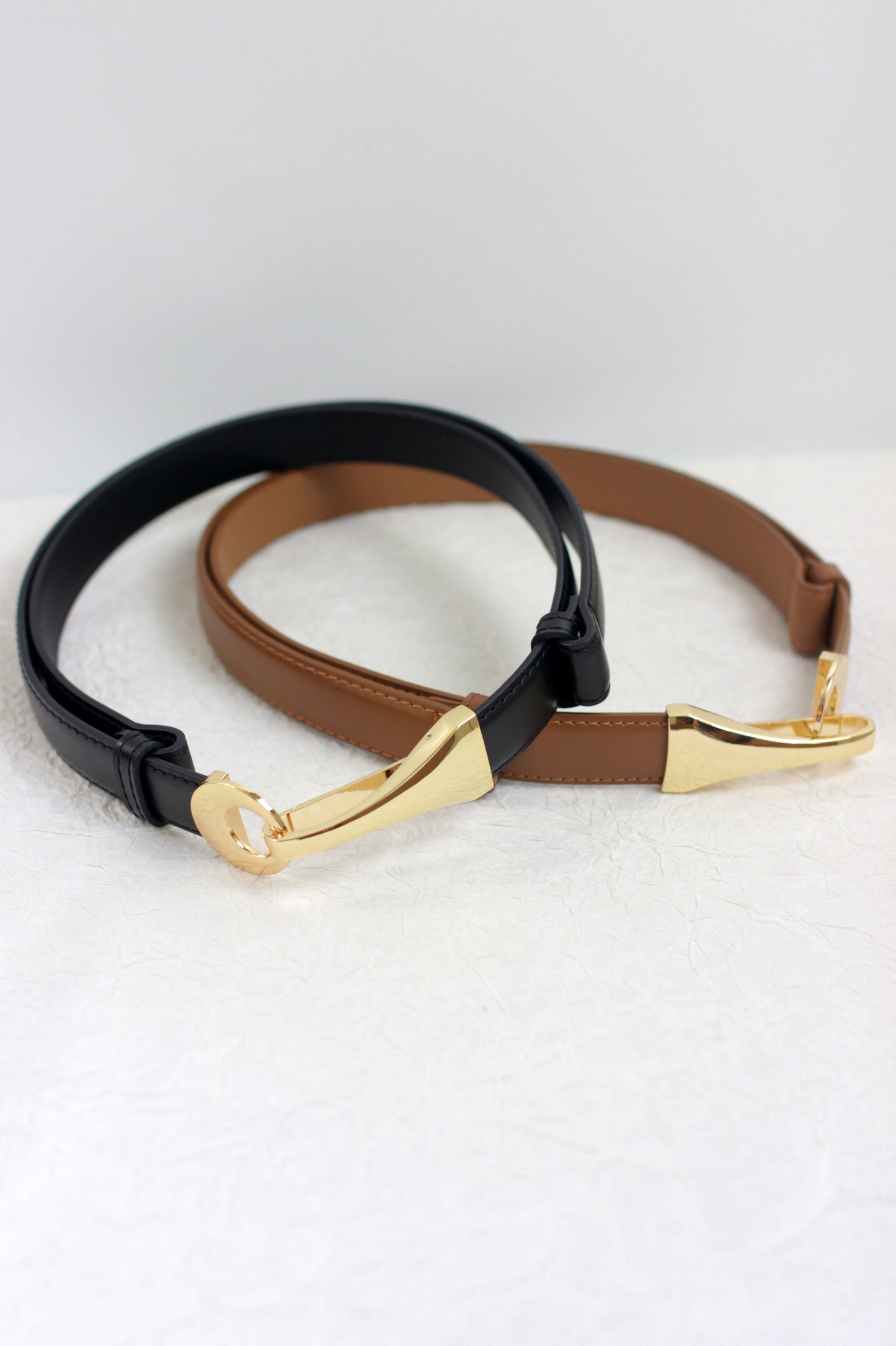 A2410DJN77988 - Classic Leather Belt with Gold Buckle