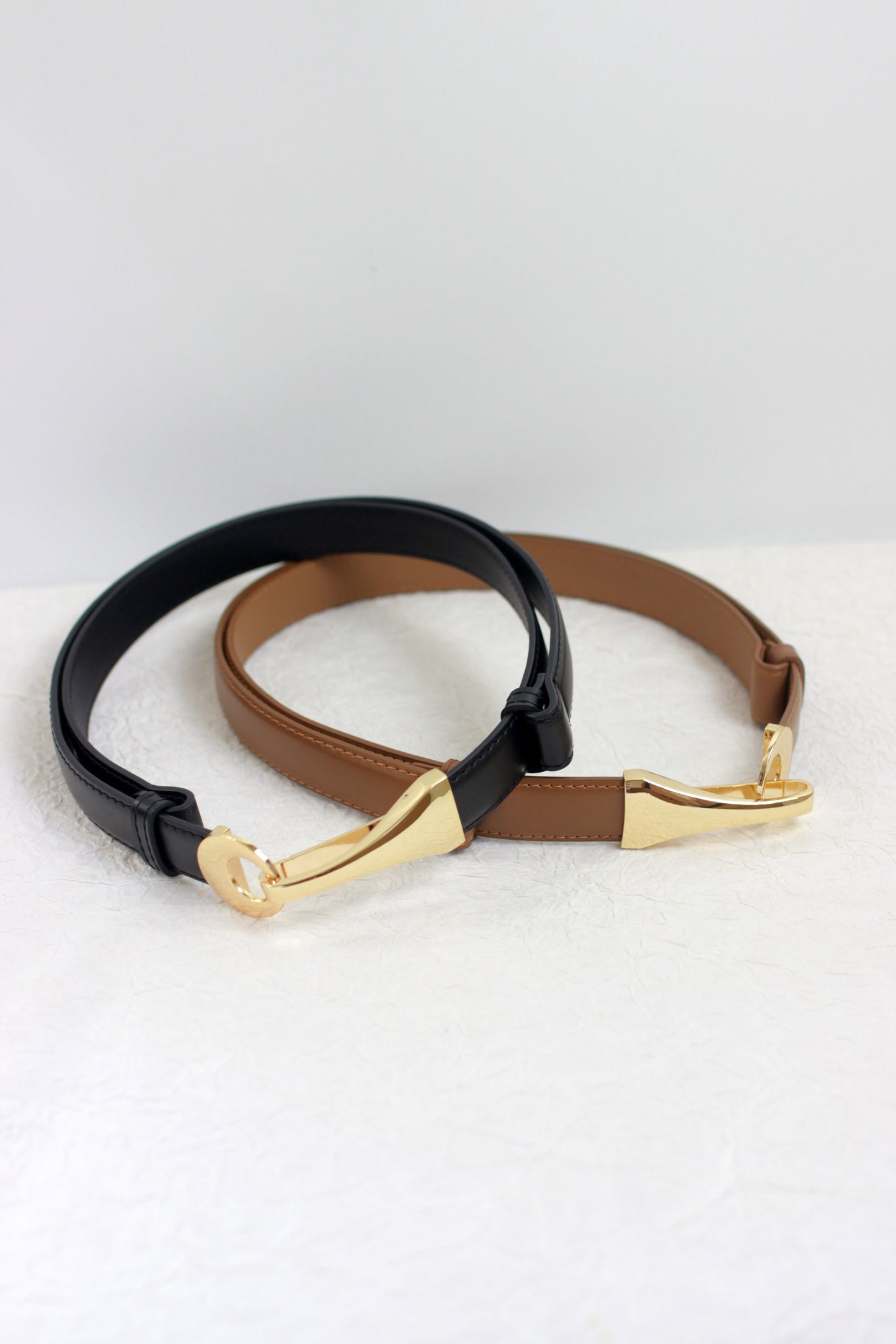 A2410DJN77988 - Classic Leather Belt with Gold Buckle