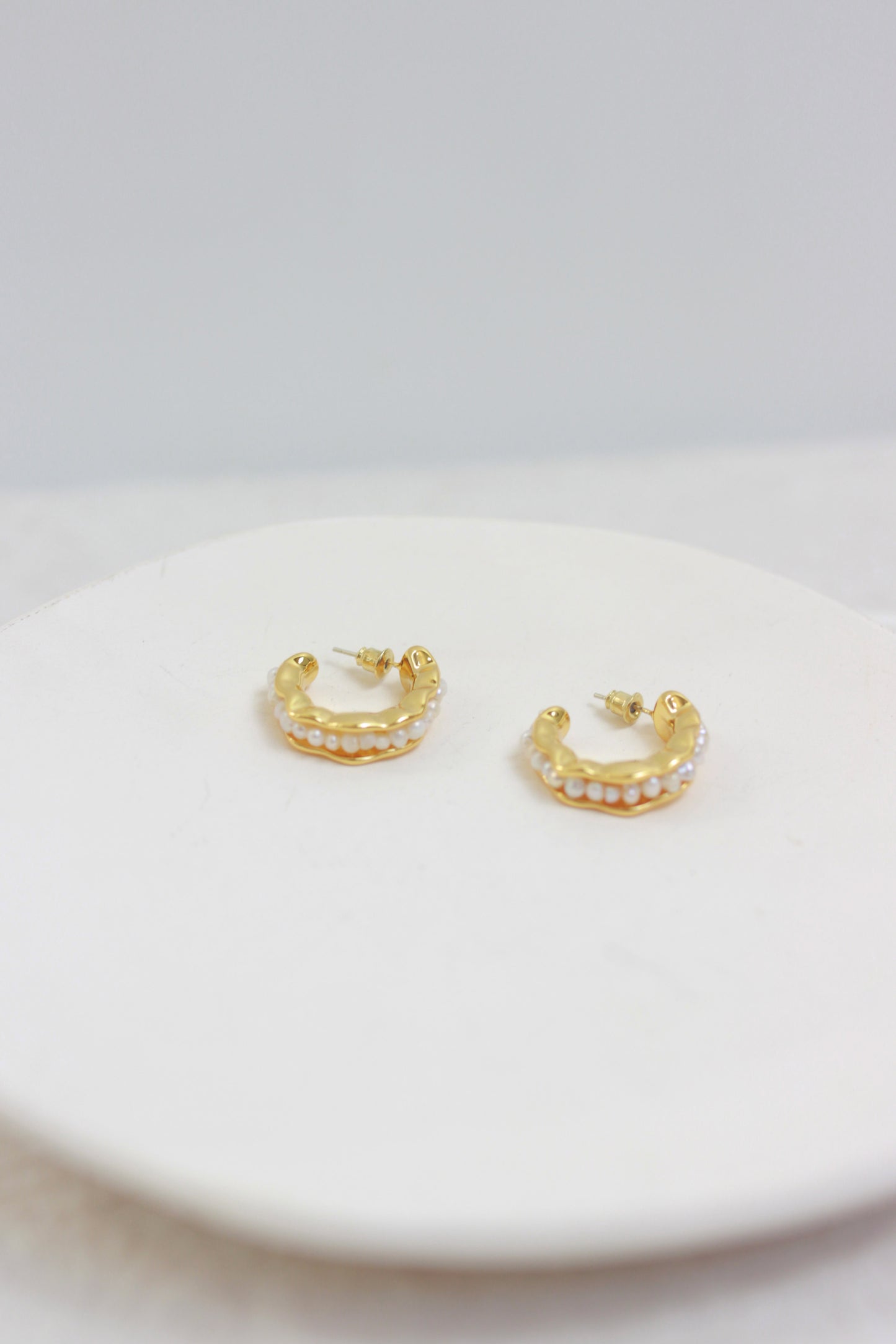A2410ZM55252 - Gold Hoop Earrings with Pearls