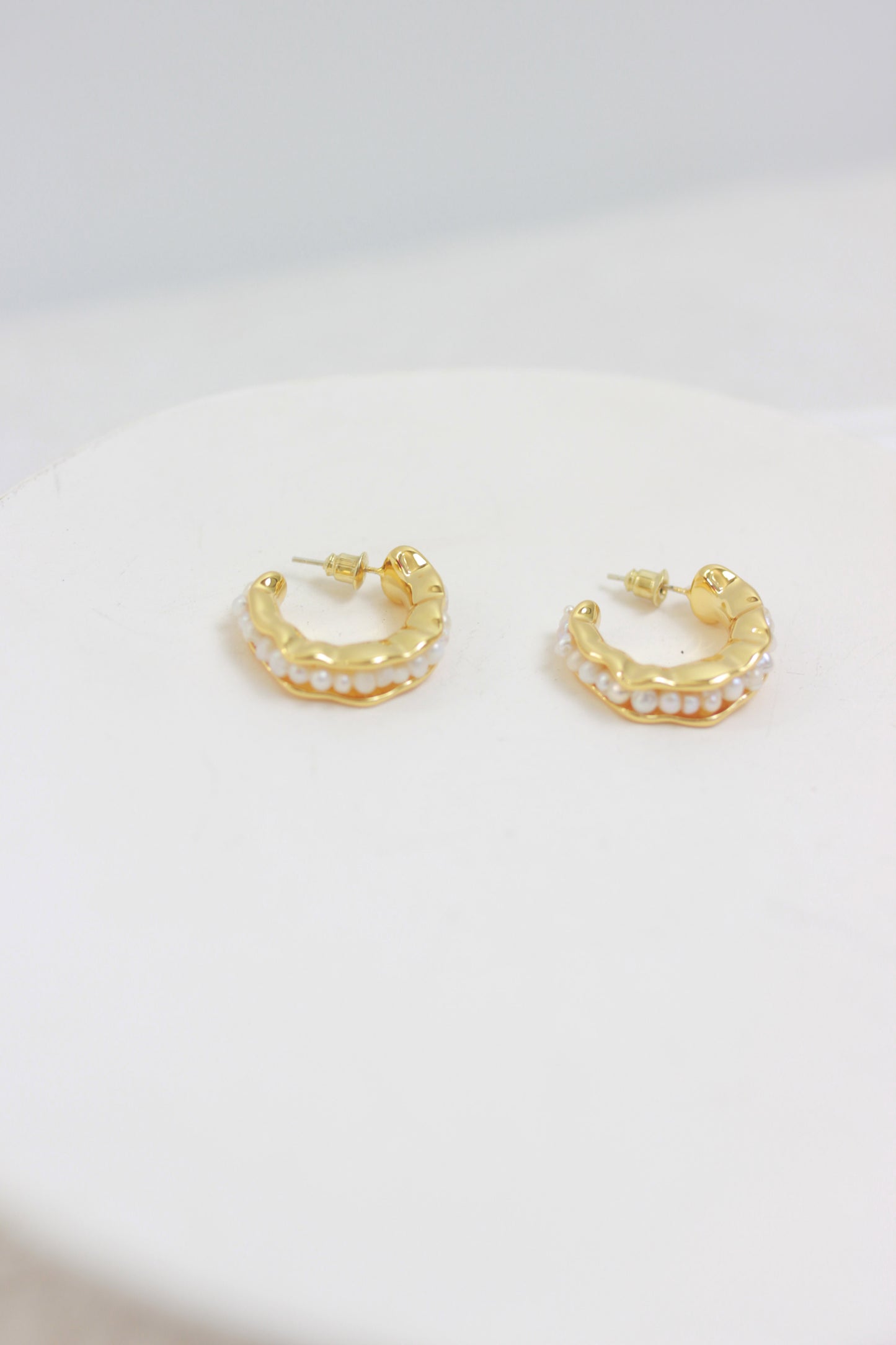 A2410ZM55252 - Gold Hoop Earrings with Pearls