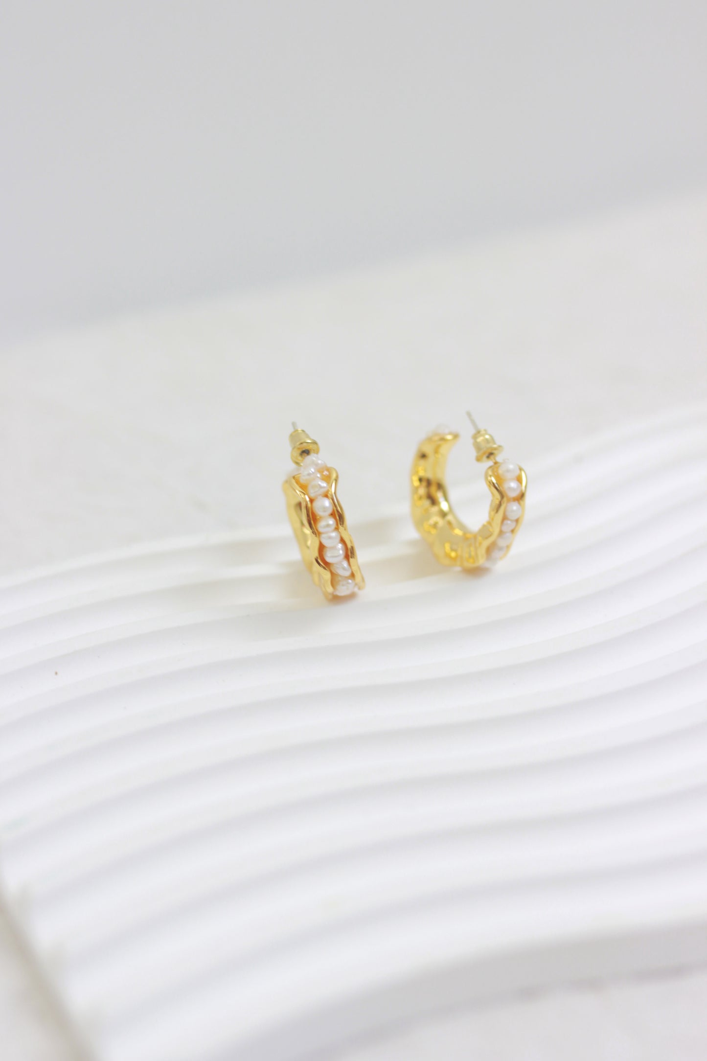 A2410ZM55252 - Gold Hoop Earrings with Pearls