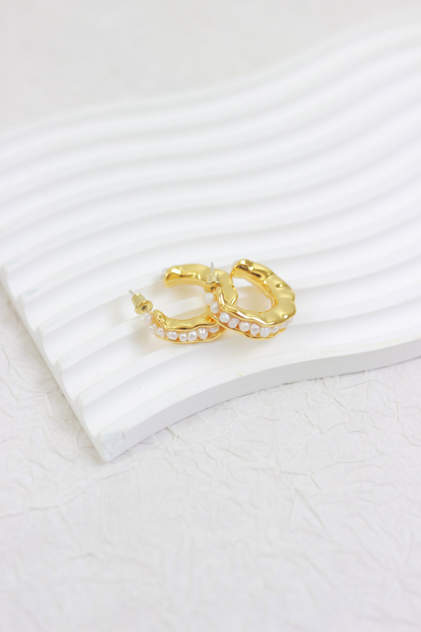 A2410ZM55252 - Gold Hoop Earrings with Pearls