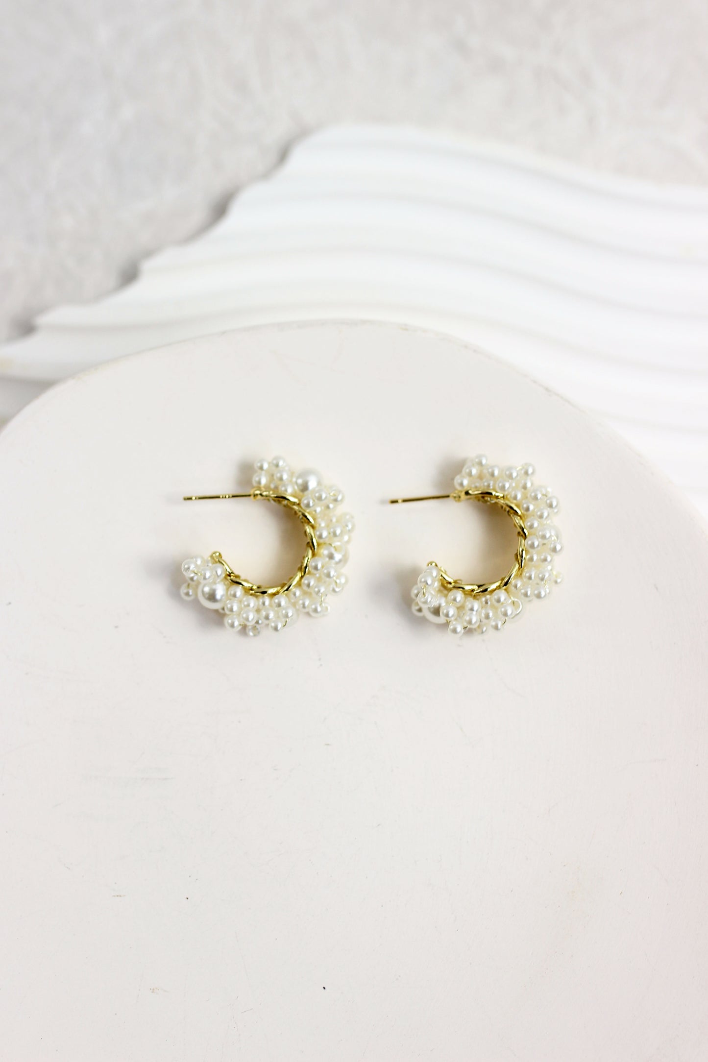 A2411JJ96289 - Pearl Cluster Hoop Earrings