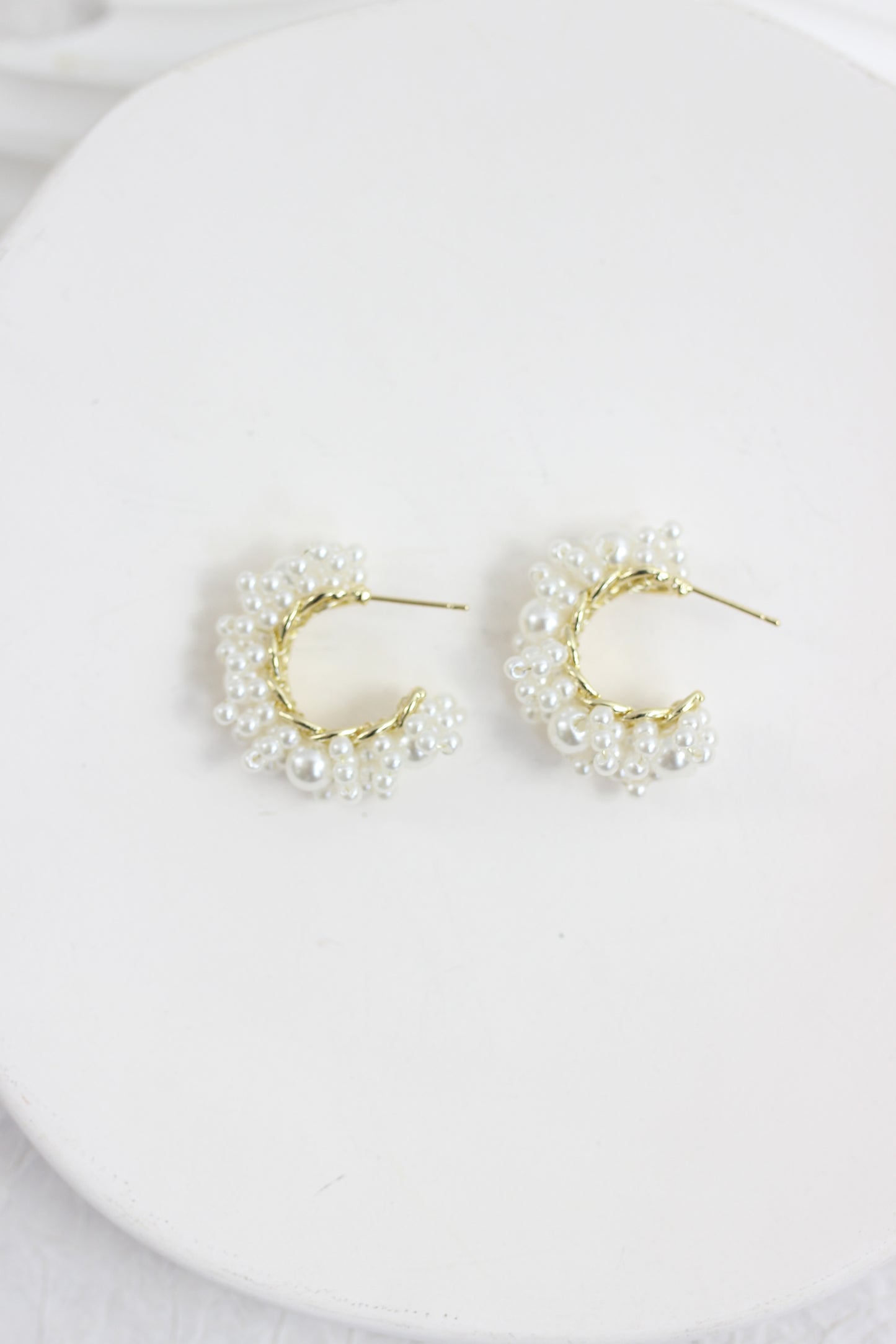 A2411JJ96289 - Pearl Cluster Hoop Earrings
