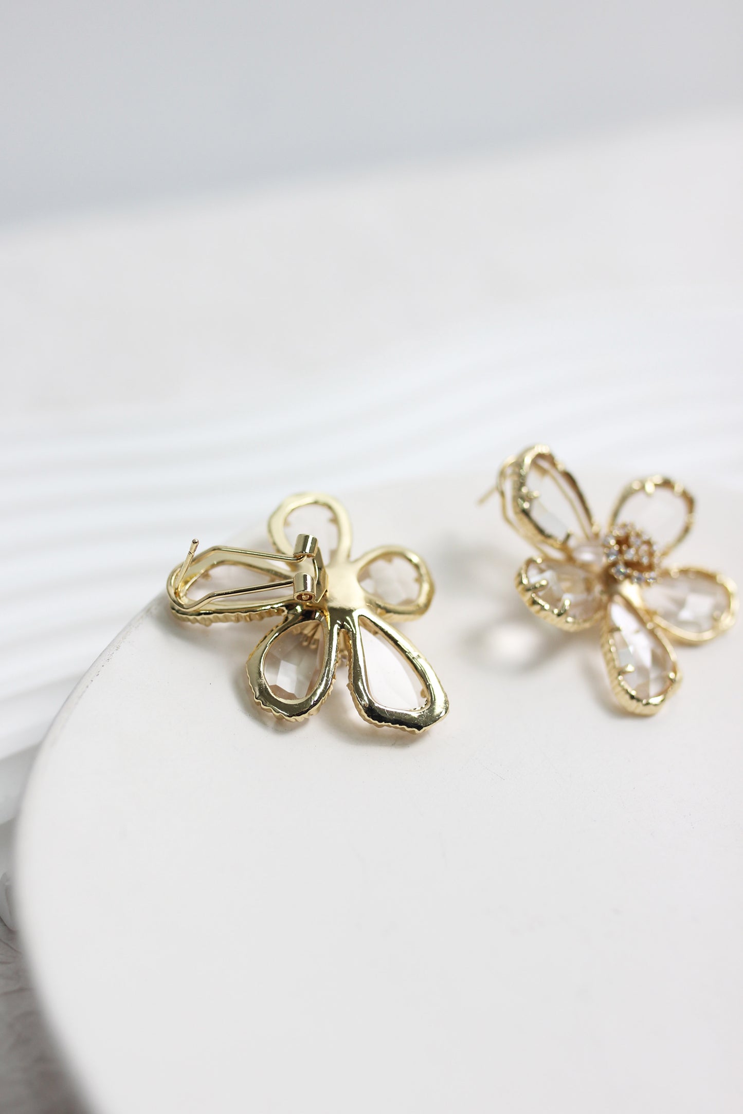 A2411LT77162 - Crystal Flower Stud Earrings