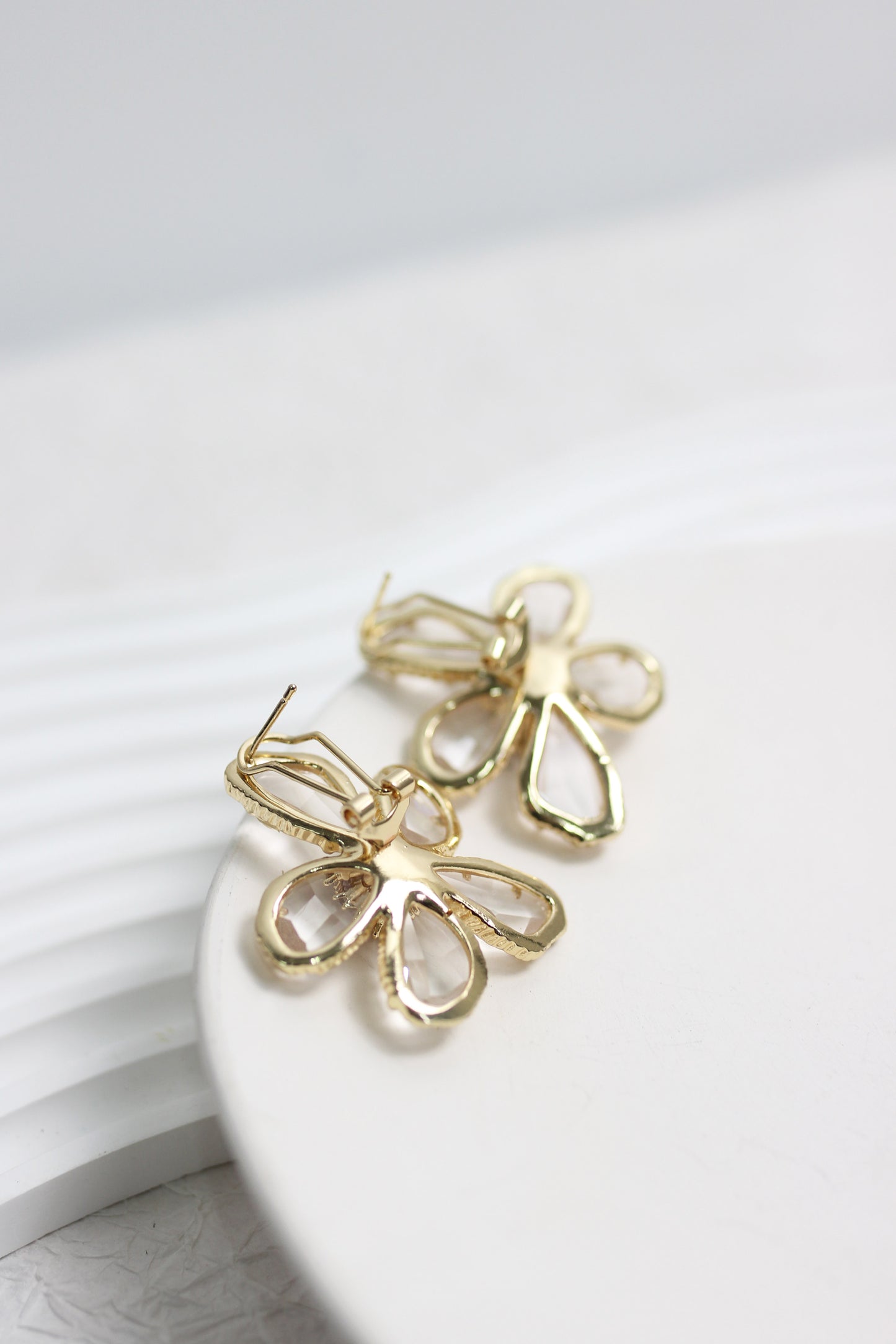 A2411LT77162 - Crystal Flower Stud Earrings