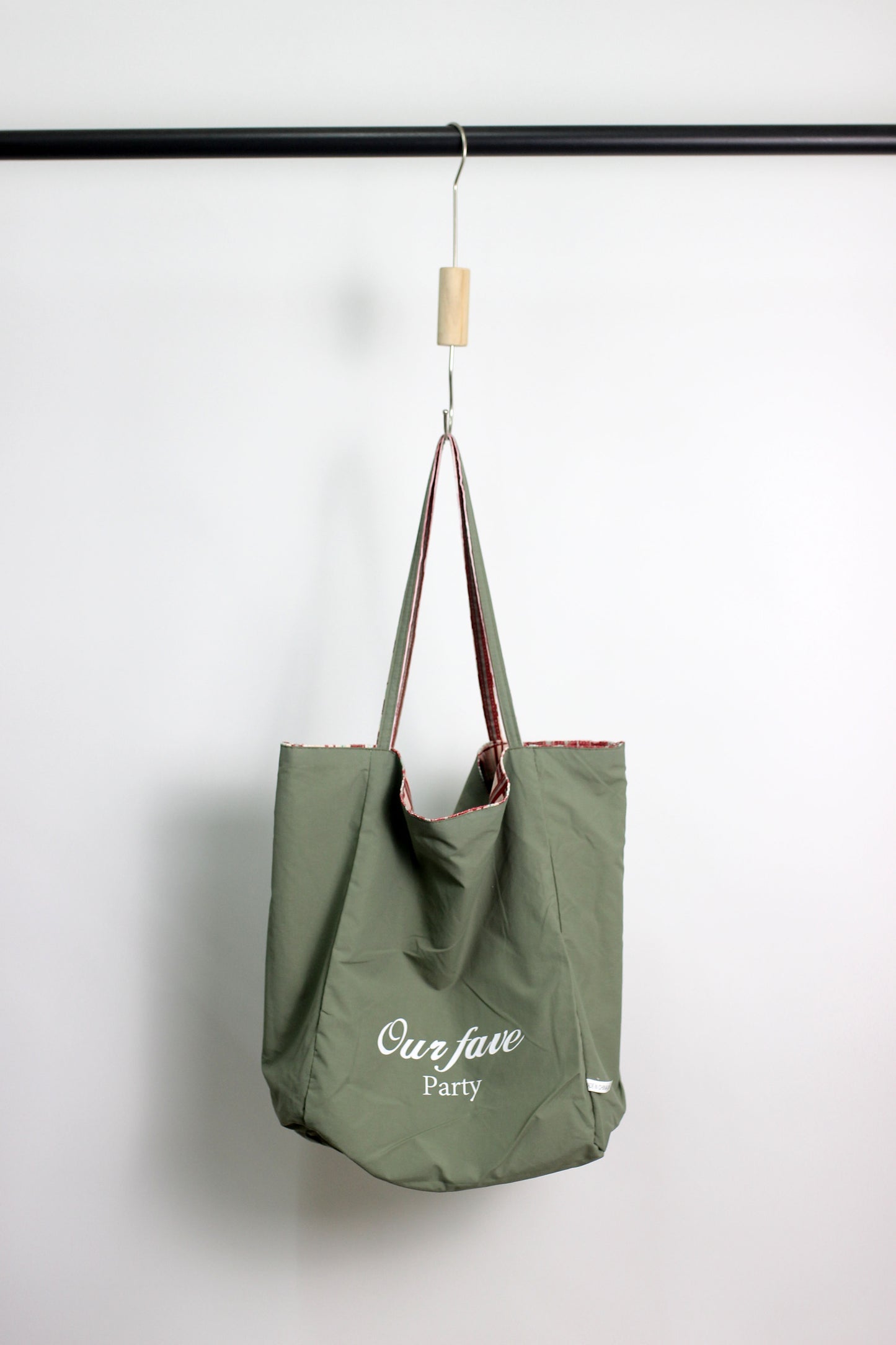 A2412BW10085 - Reversible Plaid Tote Bag with Dog Embroidery
