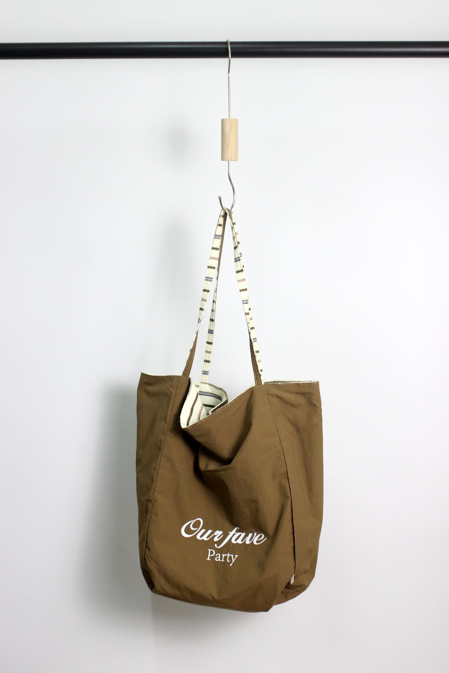 A2412BW10085 - Reversible Plaid Tote Bag with Dog Embroidery