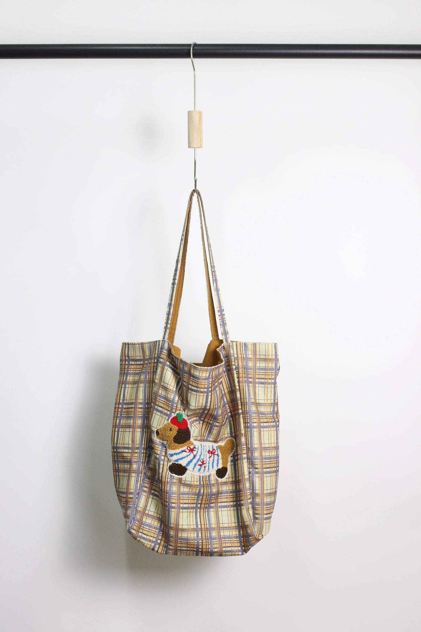 A2412BW10085 - Reversible Plaid Tote Bag with Dog Embroidery