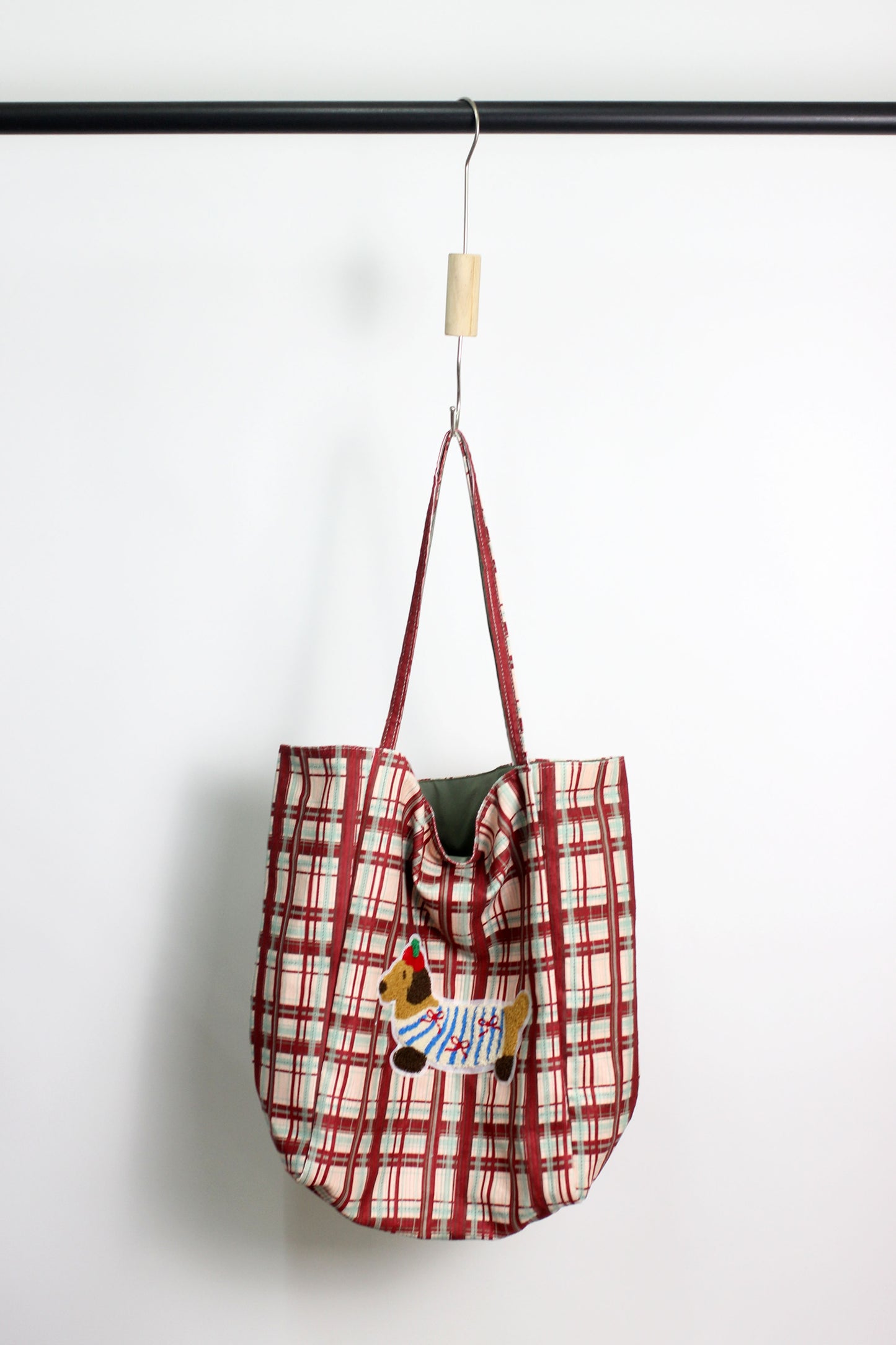 A2412BW10085 - Reversible Plaid Tote Bag with Dog Embroidery
