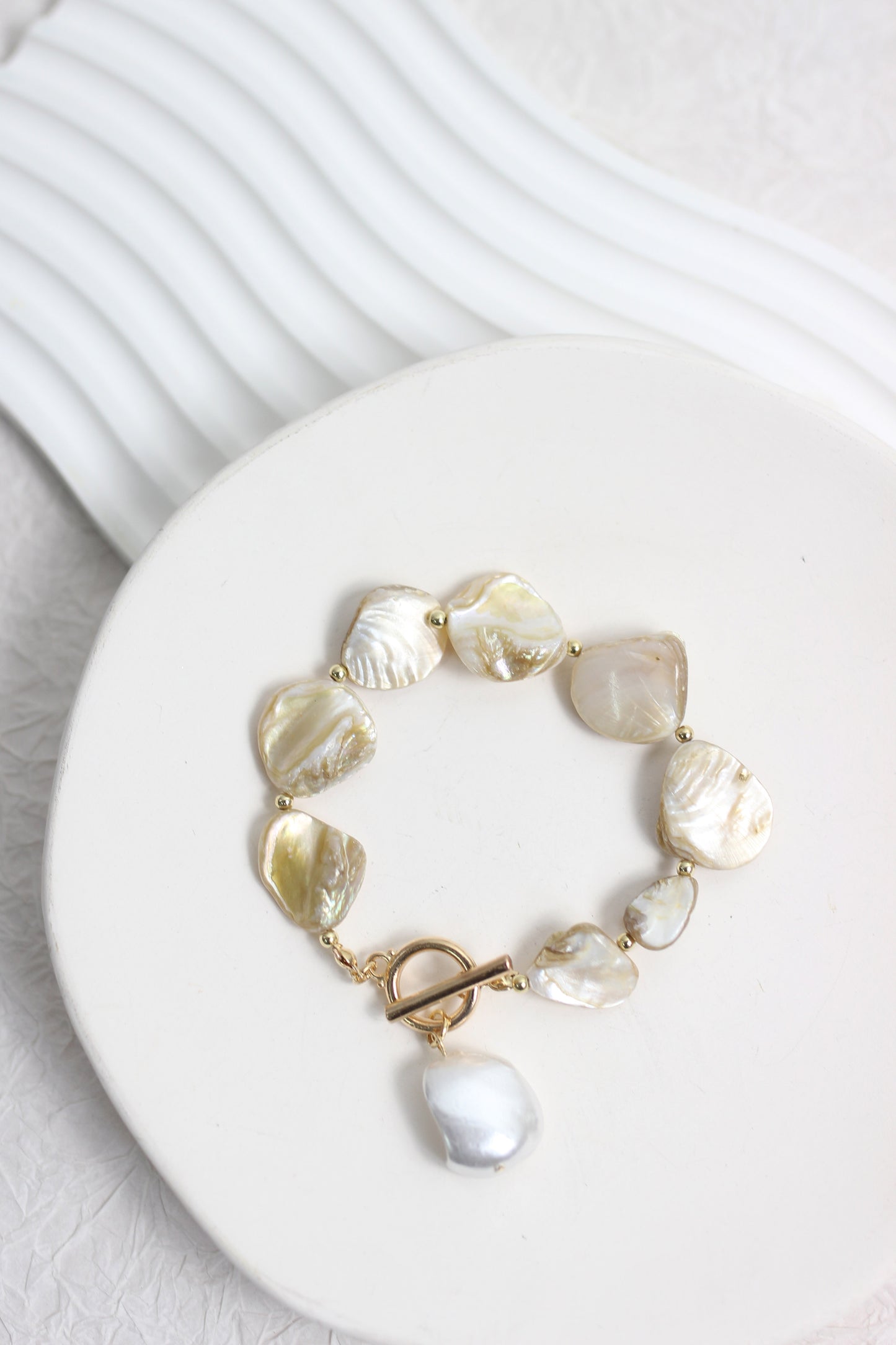 A2412KJ16431 - Natural Shell Charm Bracelet