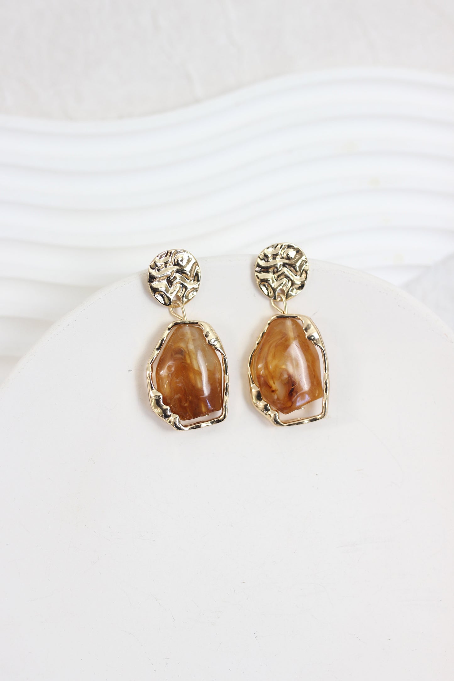 A2412LS98598 - Gold-Plated Abstract Resin Drop Earrings
