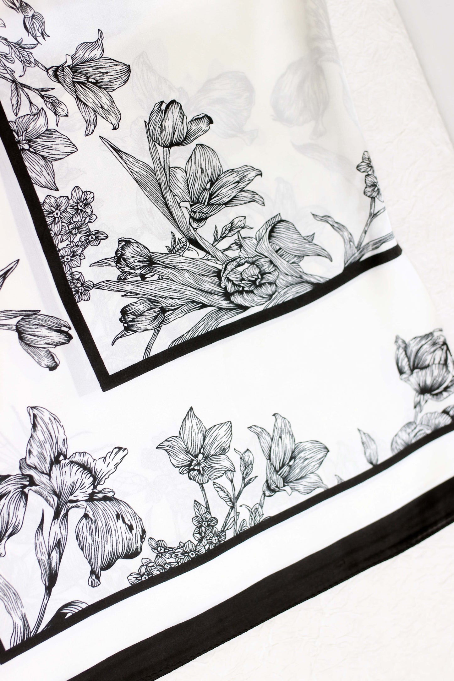 A2412WY13852 - Elegant Floral Print Silk-Like Scarf