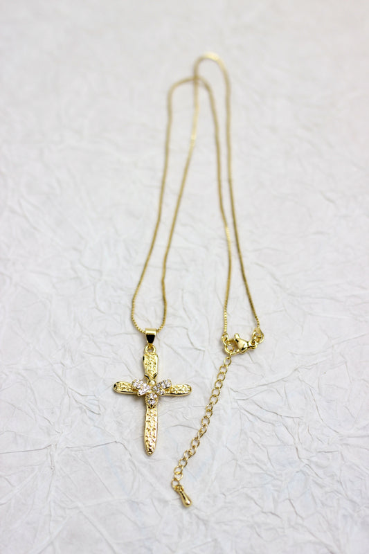 A2501QL77995 - Gold Cross Pendant Necklace with Crystal Embellishments