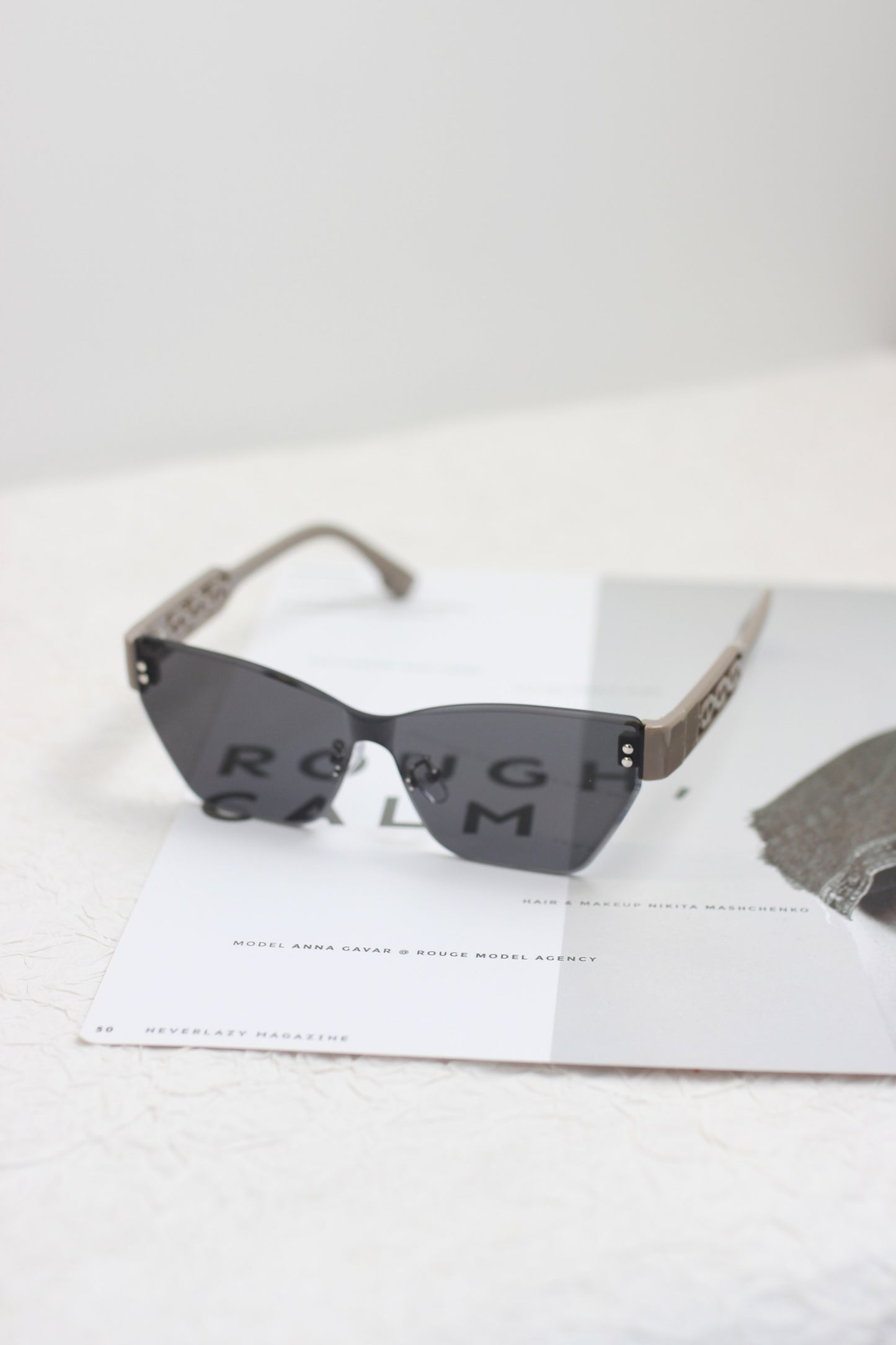 A2501YTGX29086 - Luxury Geometric Shield Sunglasses