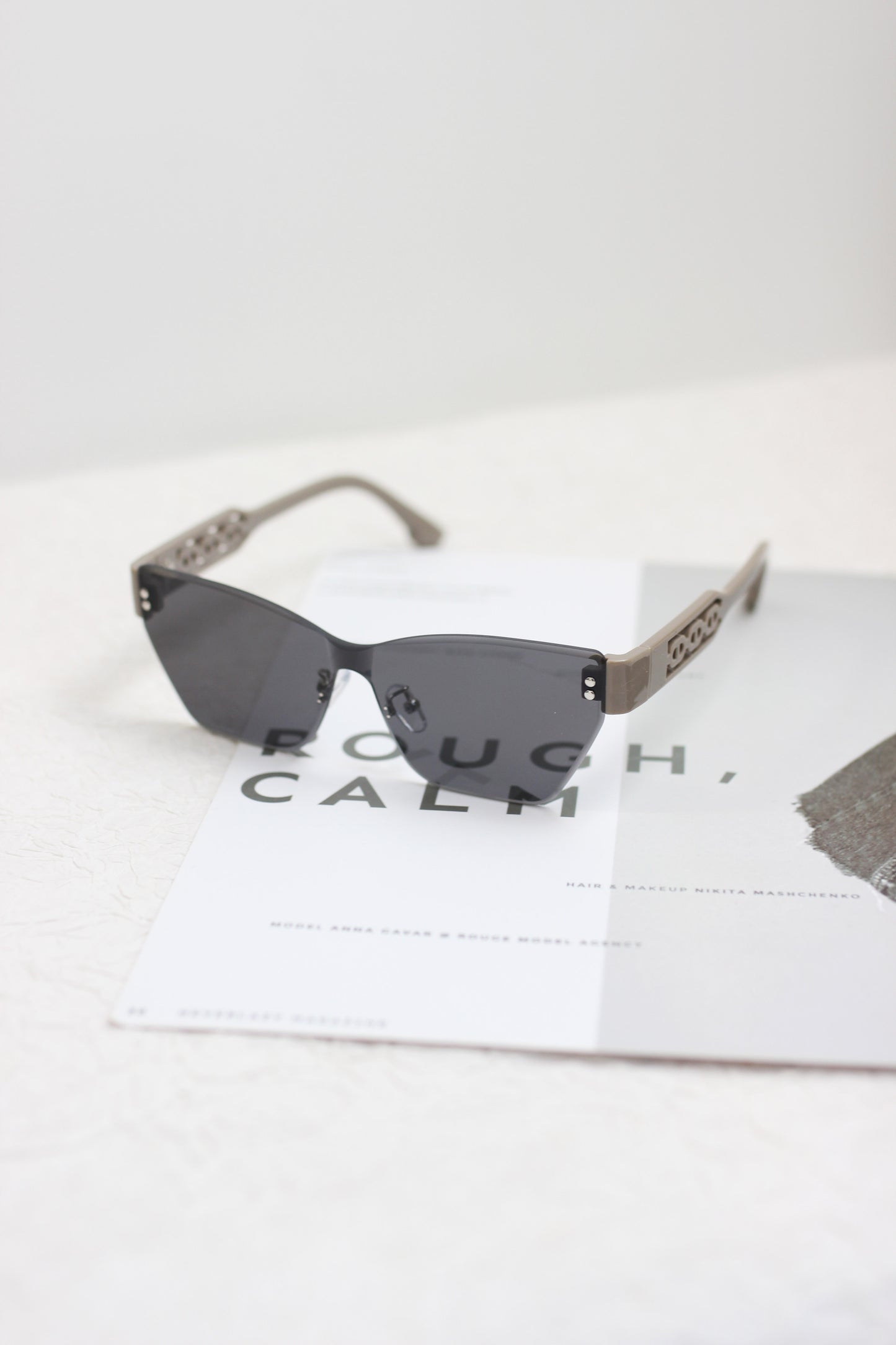 A2501YTGX29086 - Luxury Geometric Shield Sunglasses