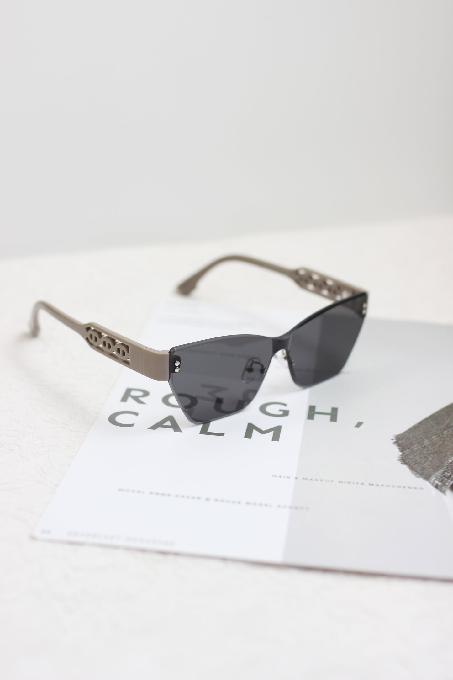 A2501YTGX29086 - Luxury Geometric Shield Sunglasses