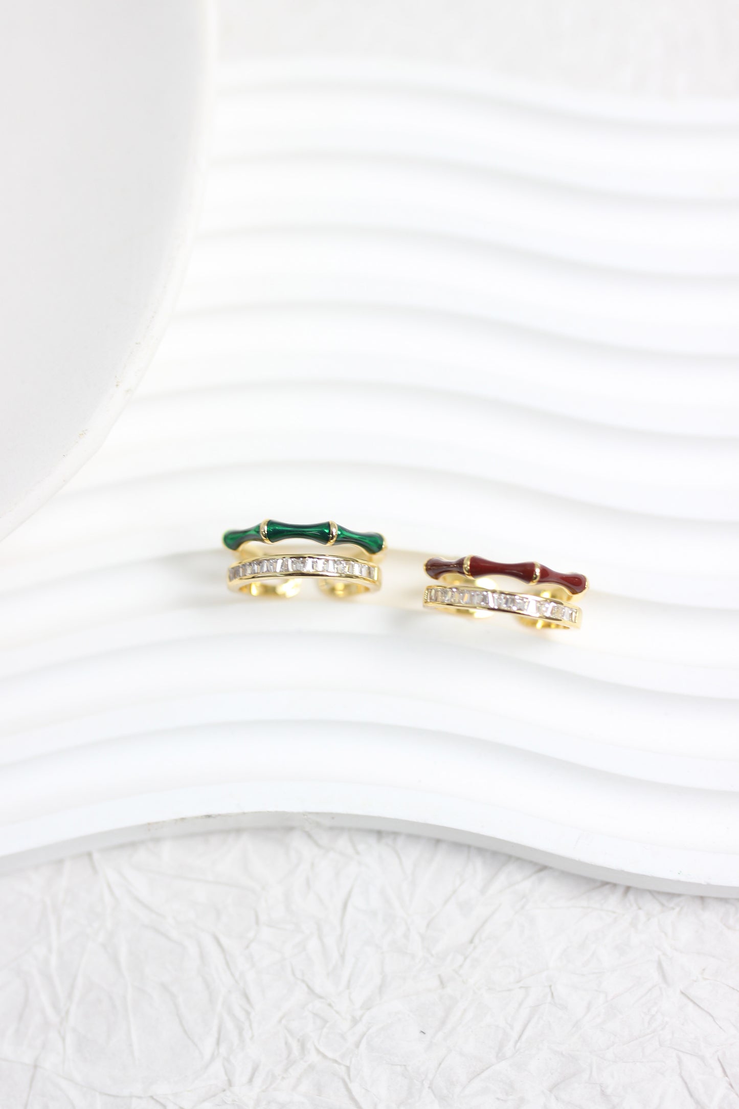 A2502HANF83467 - Bamboo-Inspired Gold-Plated Ear Cuff with Enamel and Cubic Zirconia